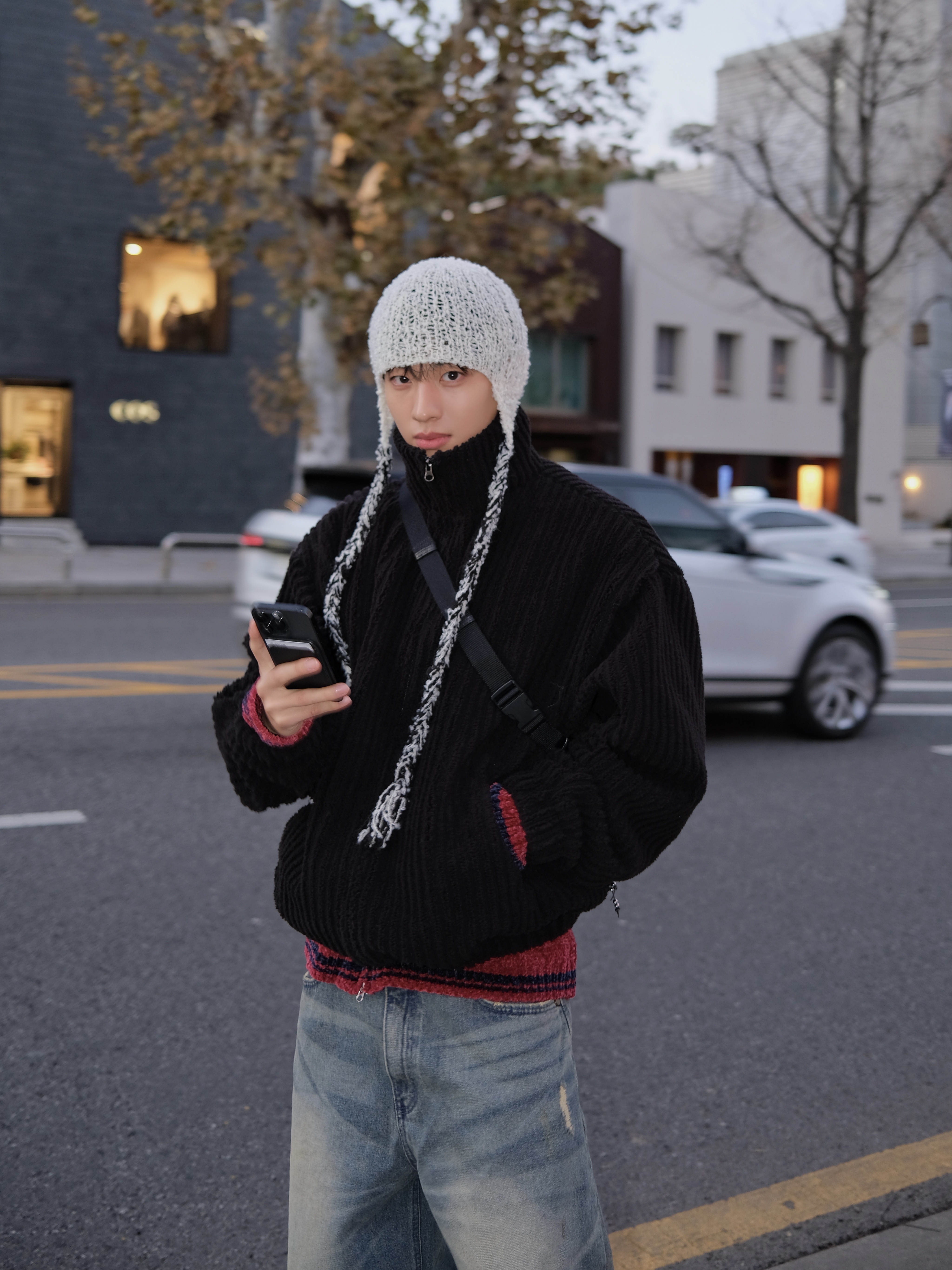 Converse x Drkshdw Turbowpn Black Cream, Balenciaga Superbusy Beltpack Black 착용 스타일 - 5