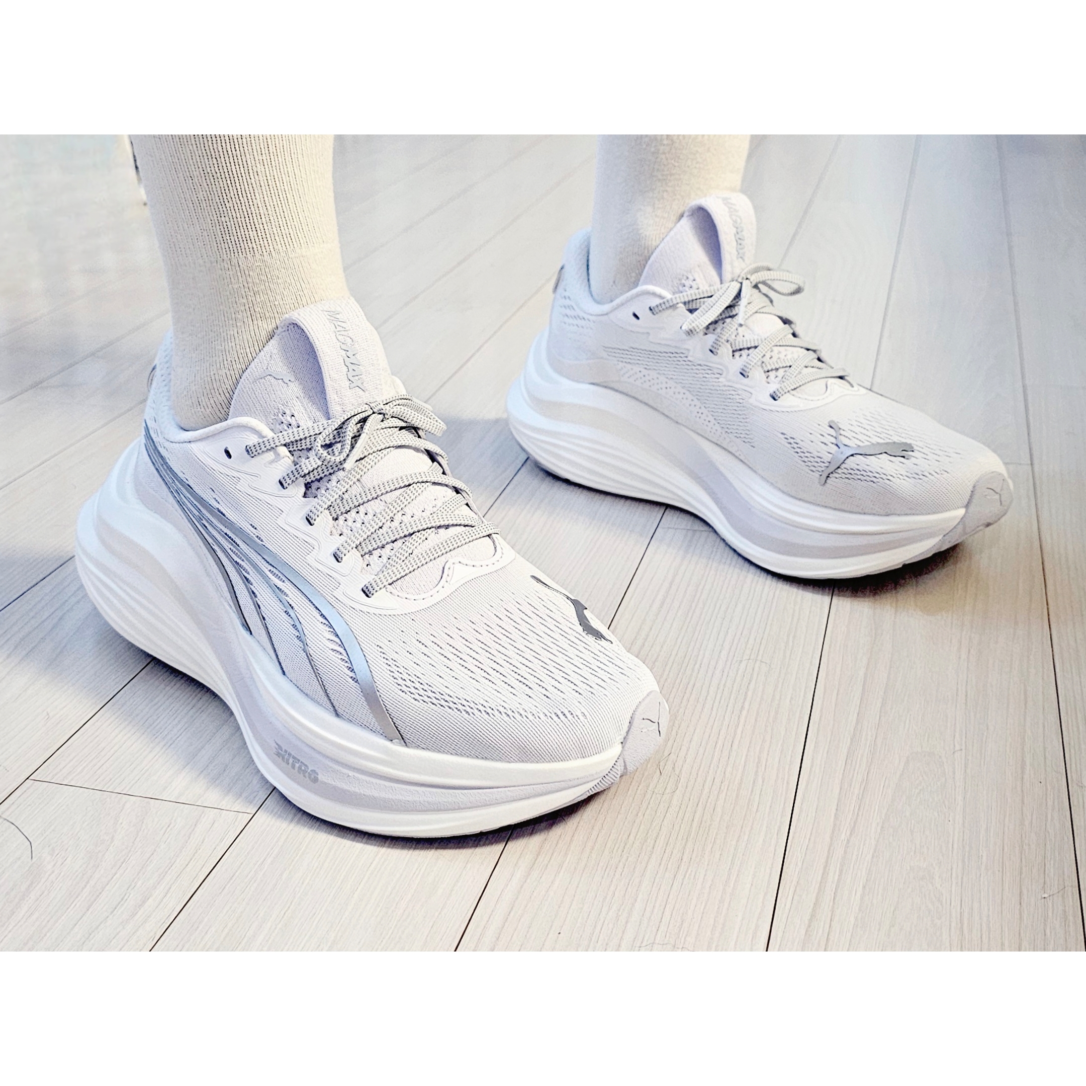 Puma Magmax Nitro White Silver 착용 스타일