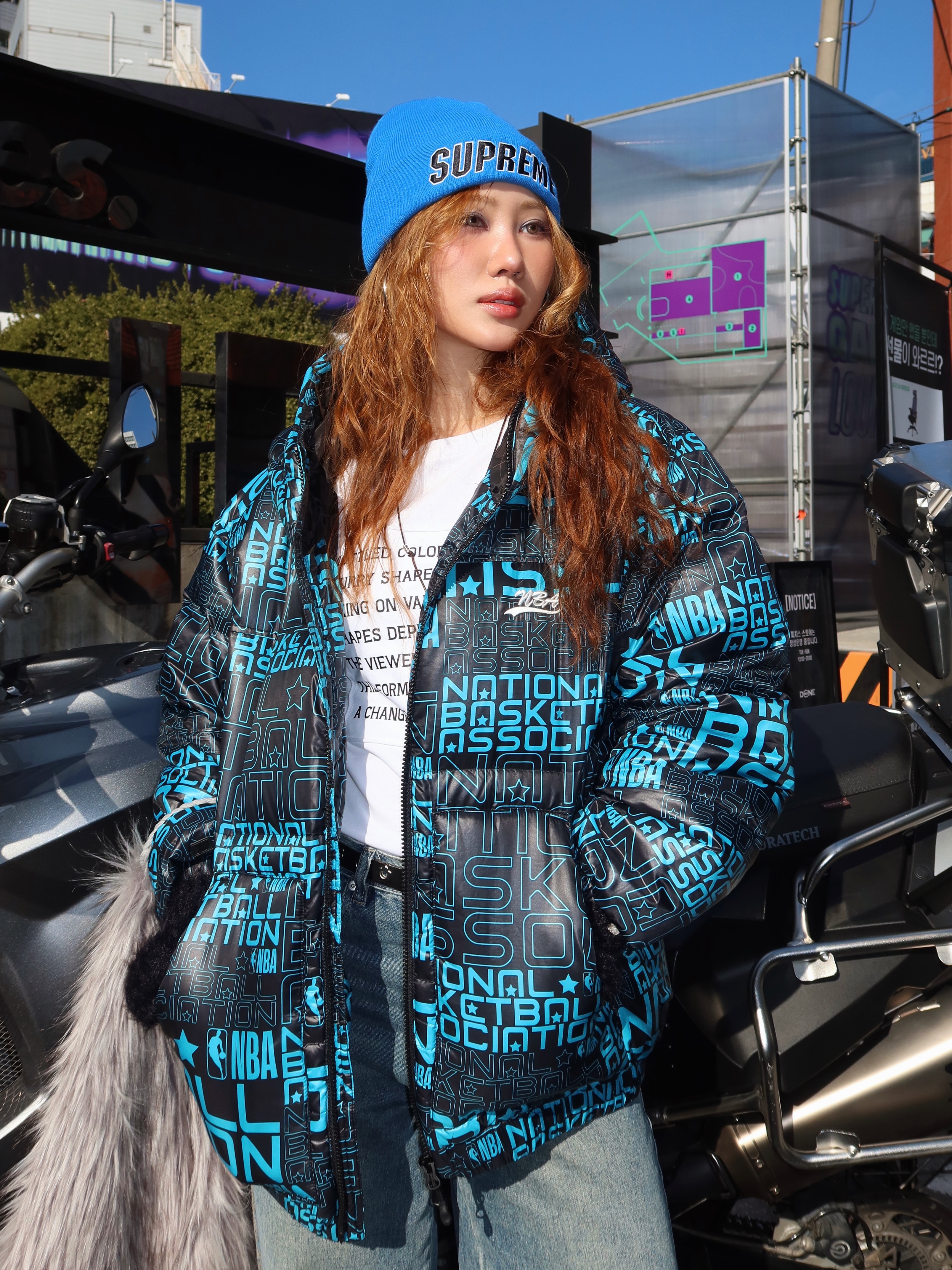 Supreme Slant Beanie Blue - 23FW 착용 스타일 - 1