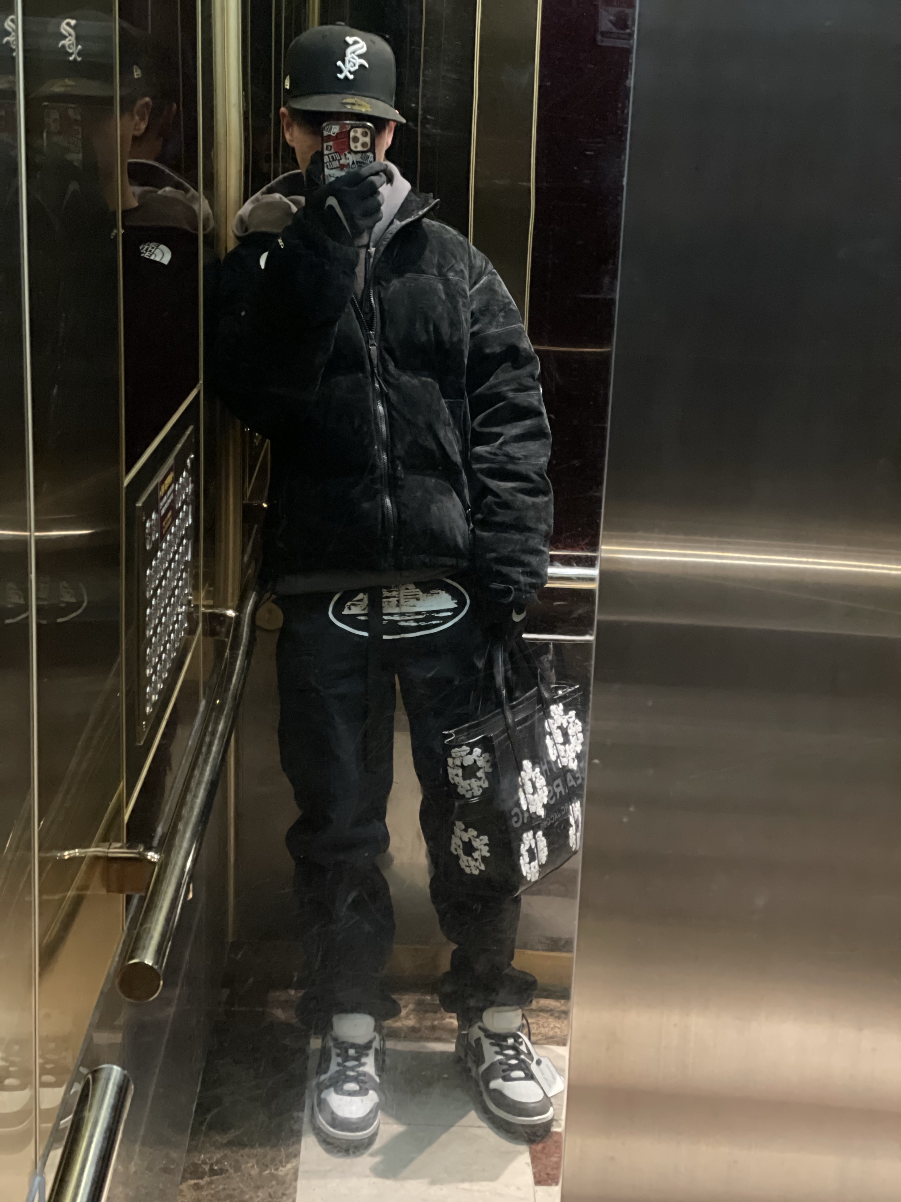 Yeezy YZY Zip-Up Hoodie Dark Grey, Yeezy One Box T-Shirt Black 착용 스타일