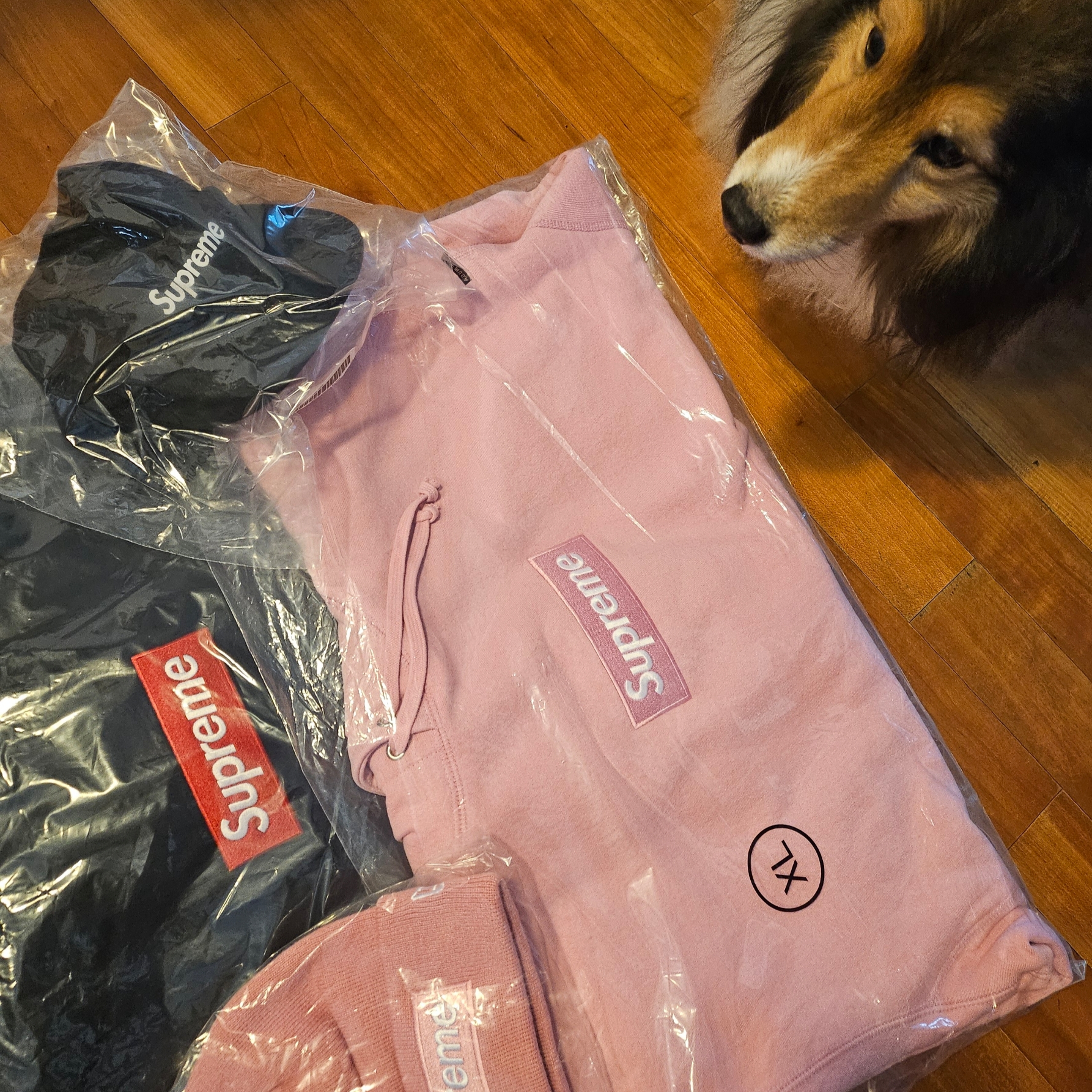 Supreme Box Logo Hooded Sweatshirt Navy - 24FW, Supreme Box Logo Hooded Sweatshirt Dusty Pink - 24FW 착용 스타일