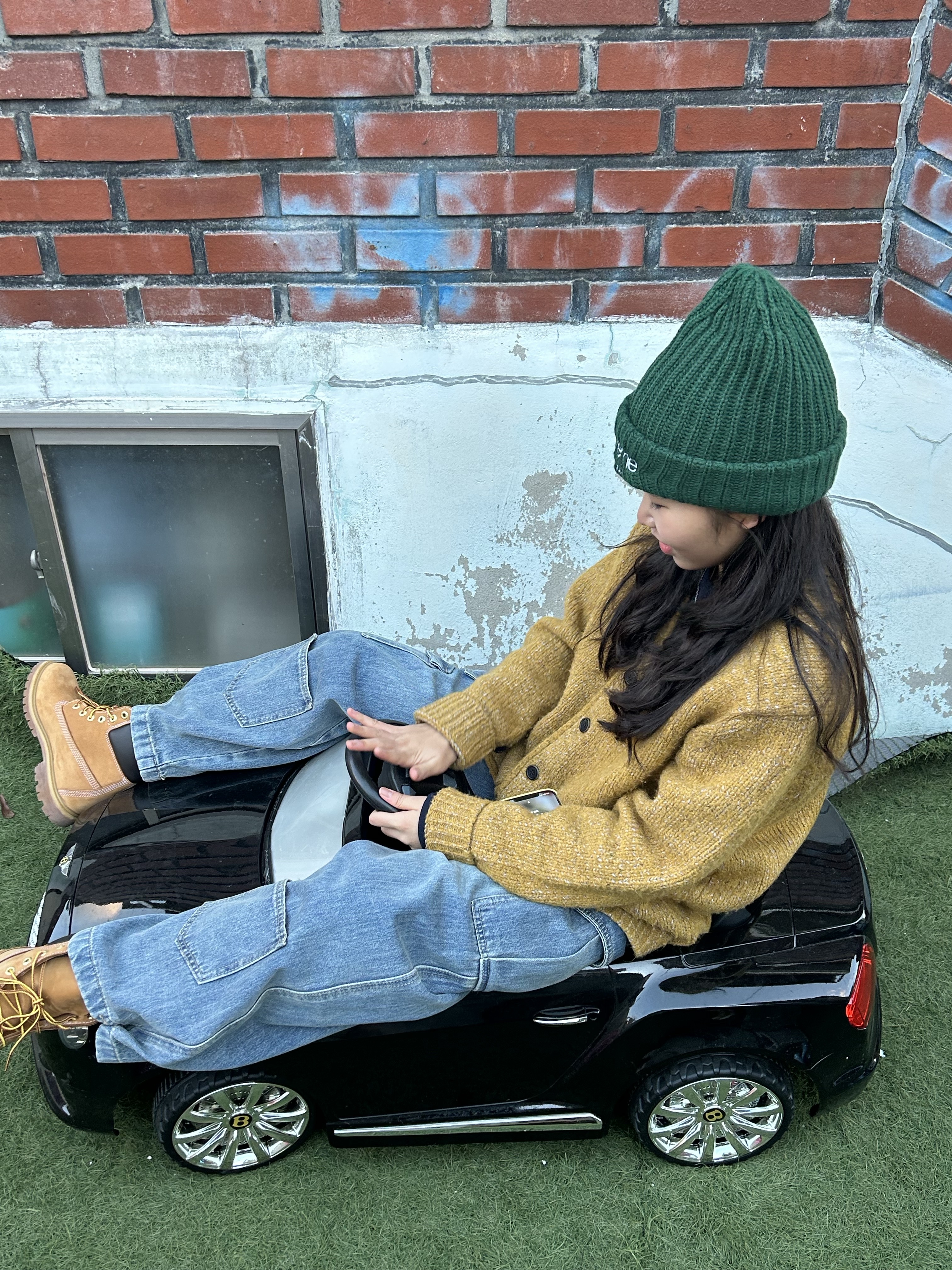 Supreme Classic Logo Chunky Ribbed Beanie Dark Green - 24FW, Timberland Premium 6 inch Waterproof Boot Wheat Nubuck - Medium 착용 스타일 - 4