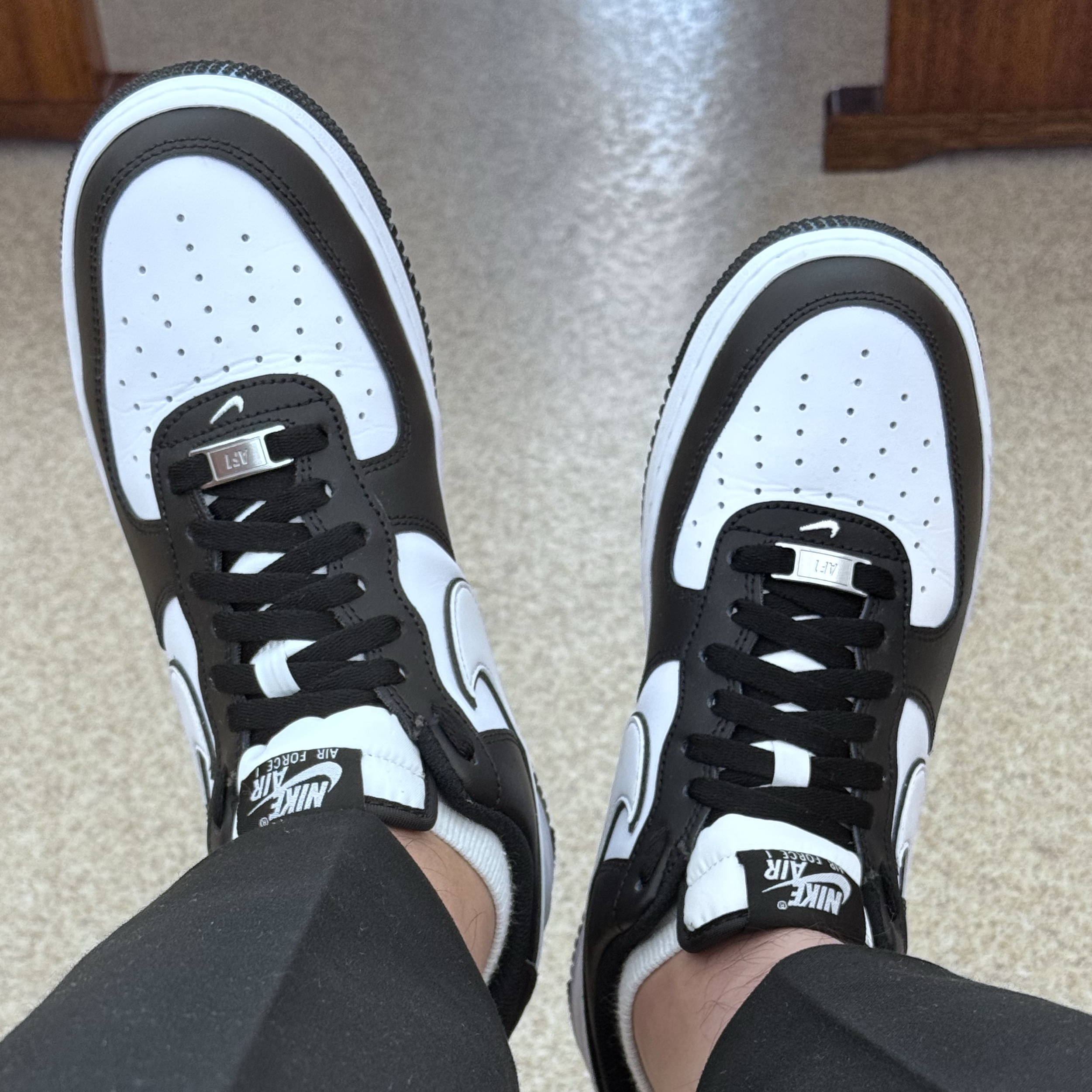 Nike Air Force 1 '07 Black White 착용 스타일