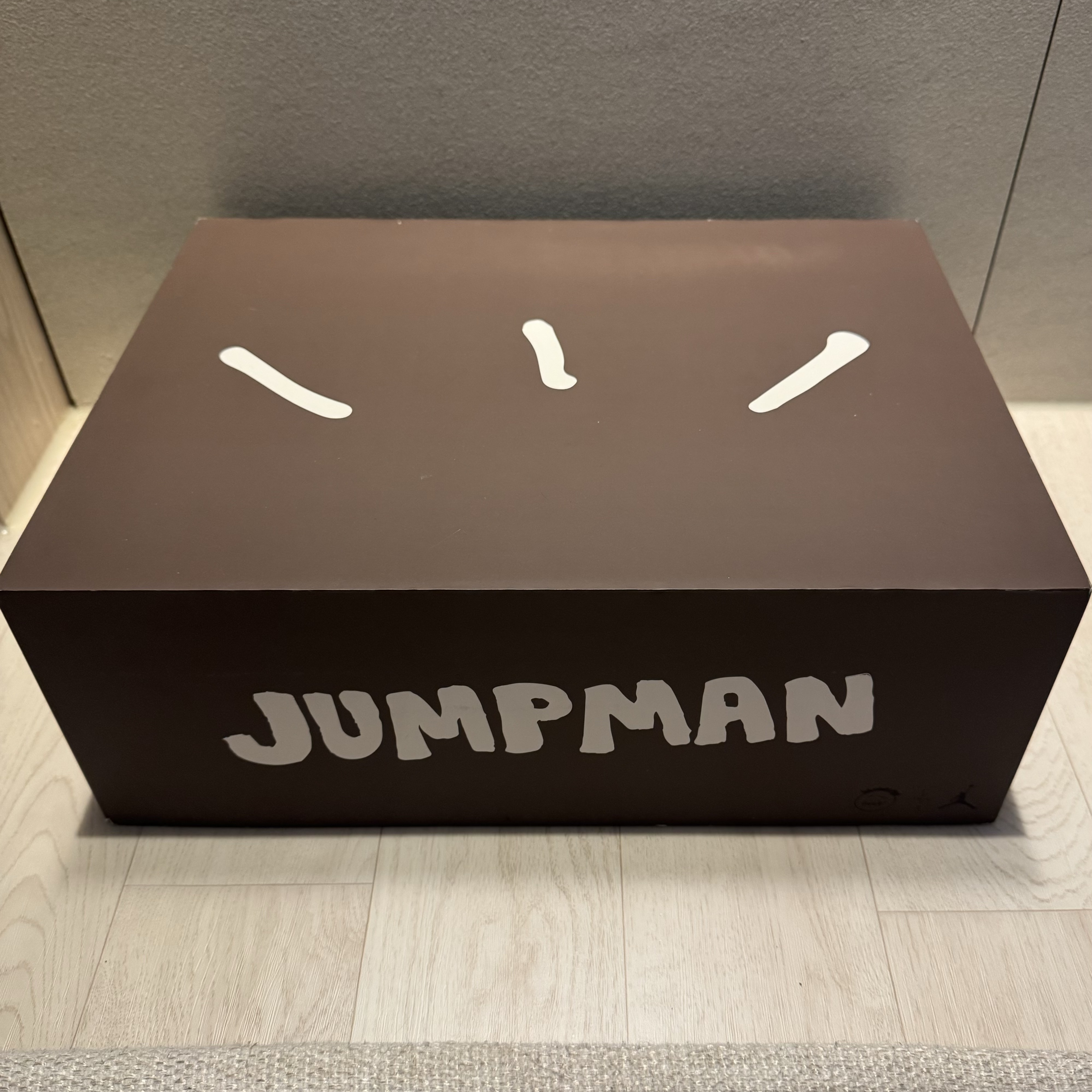 Jordan x Travis Scott Jumpman Jack TR Sail and Dark Mocha, Jordan x Travis Scott Jumpman Jack TR Black and Dark Mocha 착용 스타일 - 1