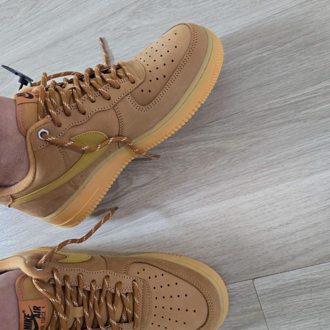 Nike Air Force 1 '07 WB Flax 착용 스타일