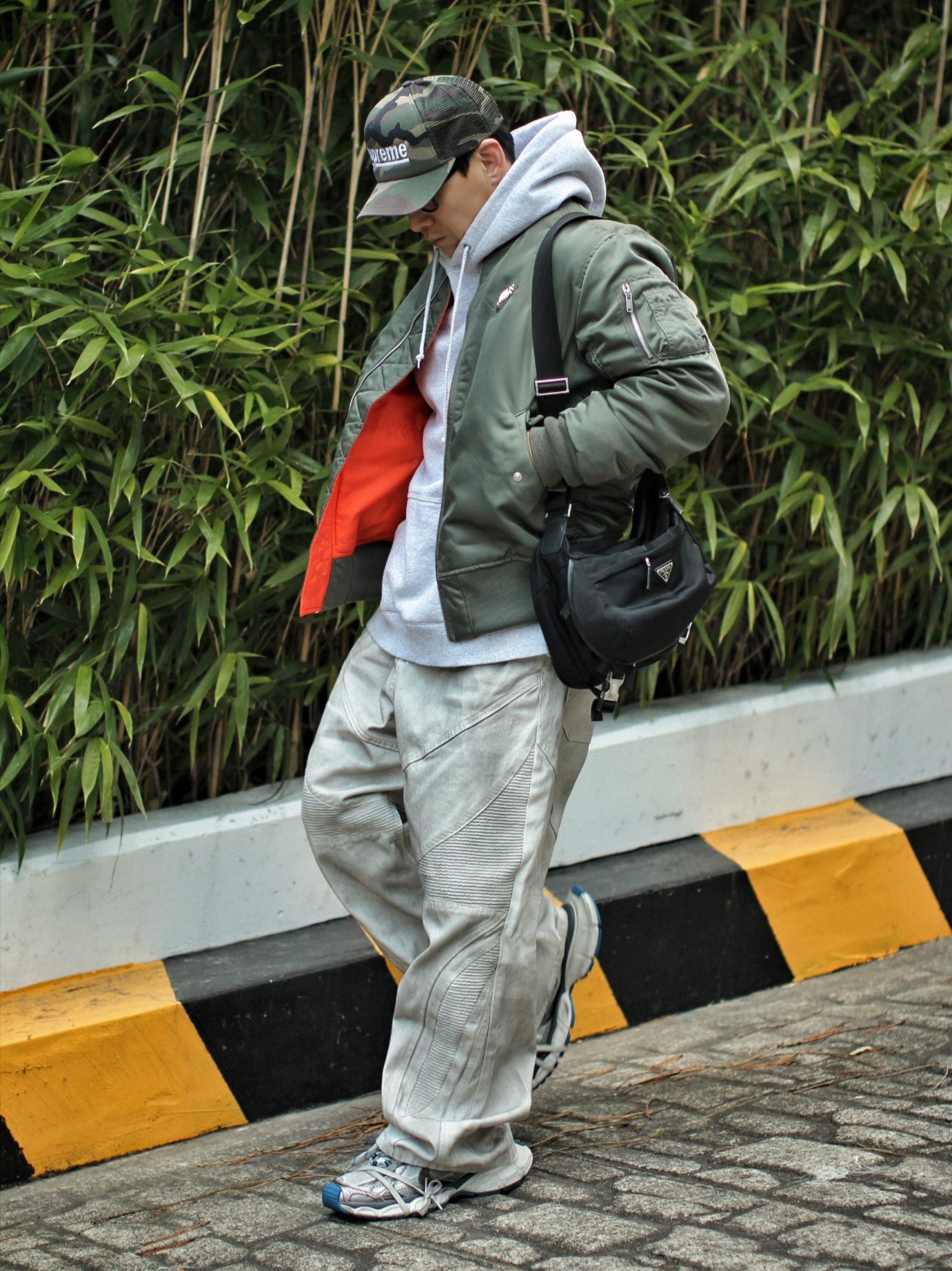 Supreme Underline Mesh Back 5-Panel Woodland Camo - 24FW, Nike NSW Punk Bomber Jacket - Asia 착용 스타일 - 2