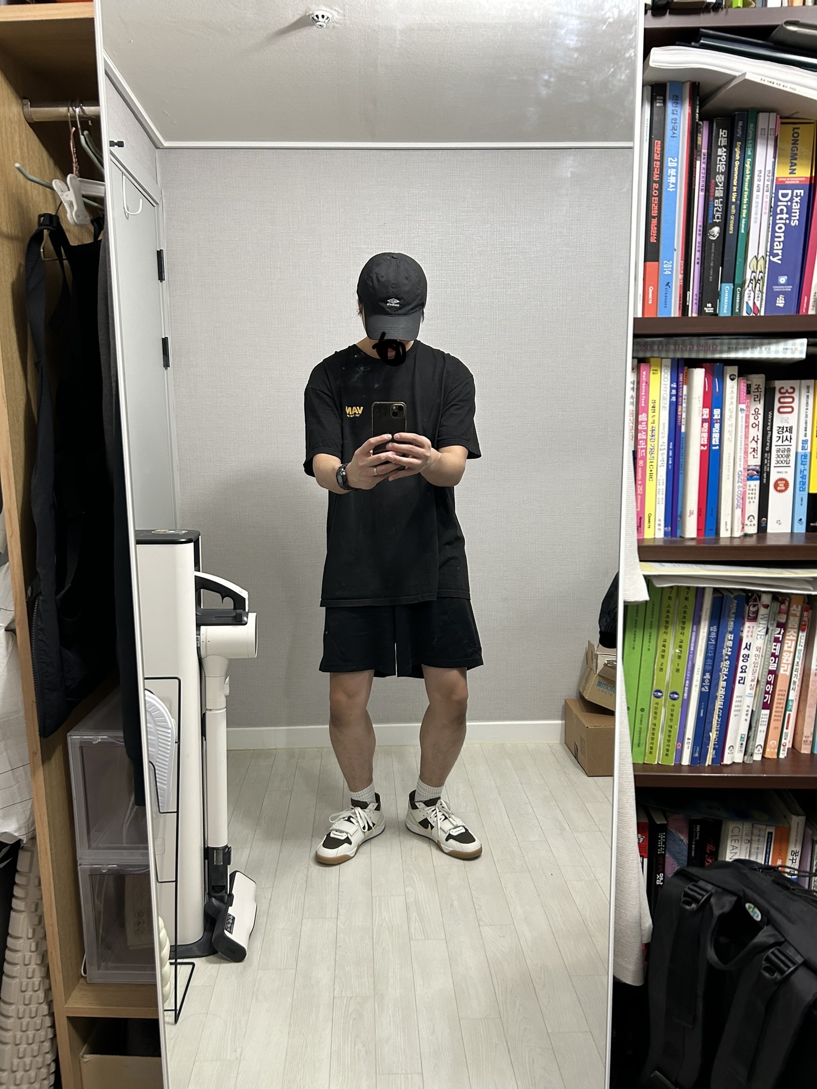 Jordan x Travis Scott Jumpman Jack TR Sail and Dark Mocha 착용 스타일 - 3