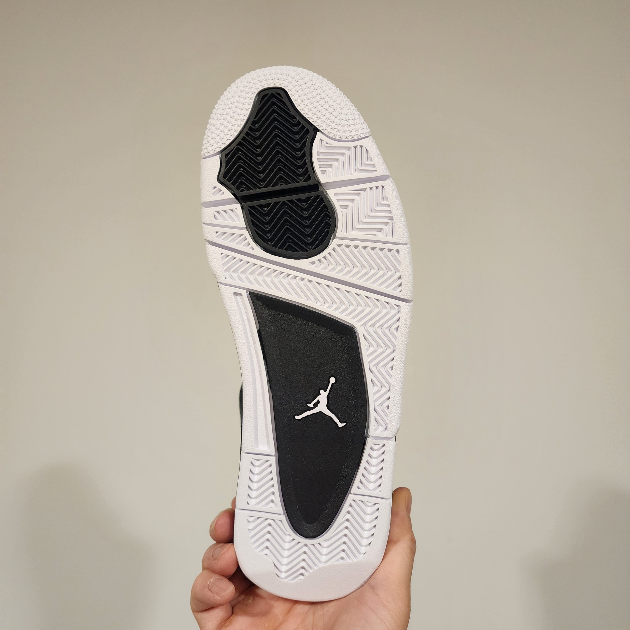 Jordan 4 Retro Fear 2024 착용 스타일 - 3