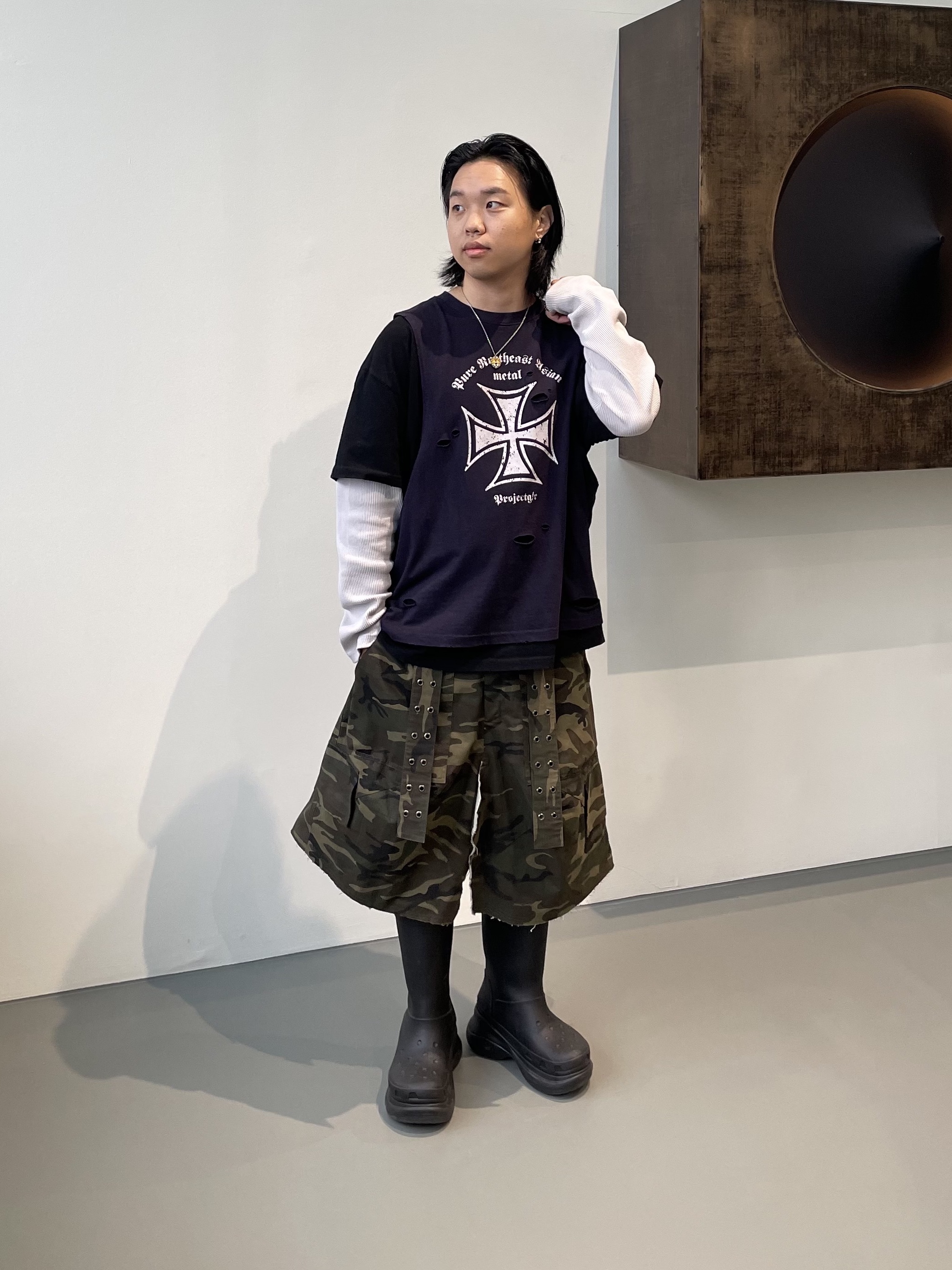 Project G/R x MFM333. 3 Layered Long Sleeve Navy, Balenciaga x Crocs Rubber Boot Black 착용 스타일