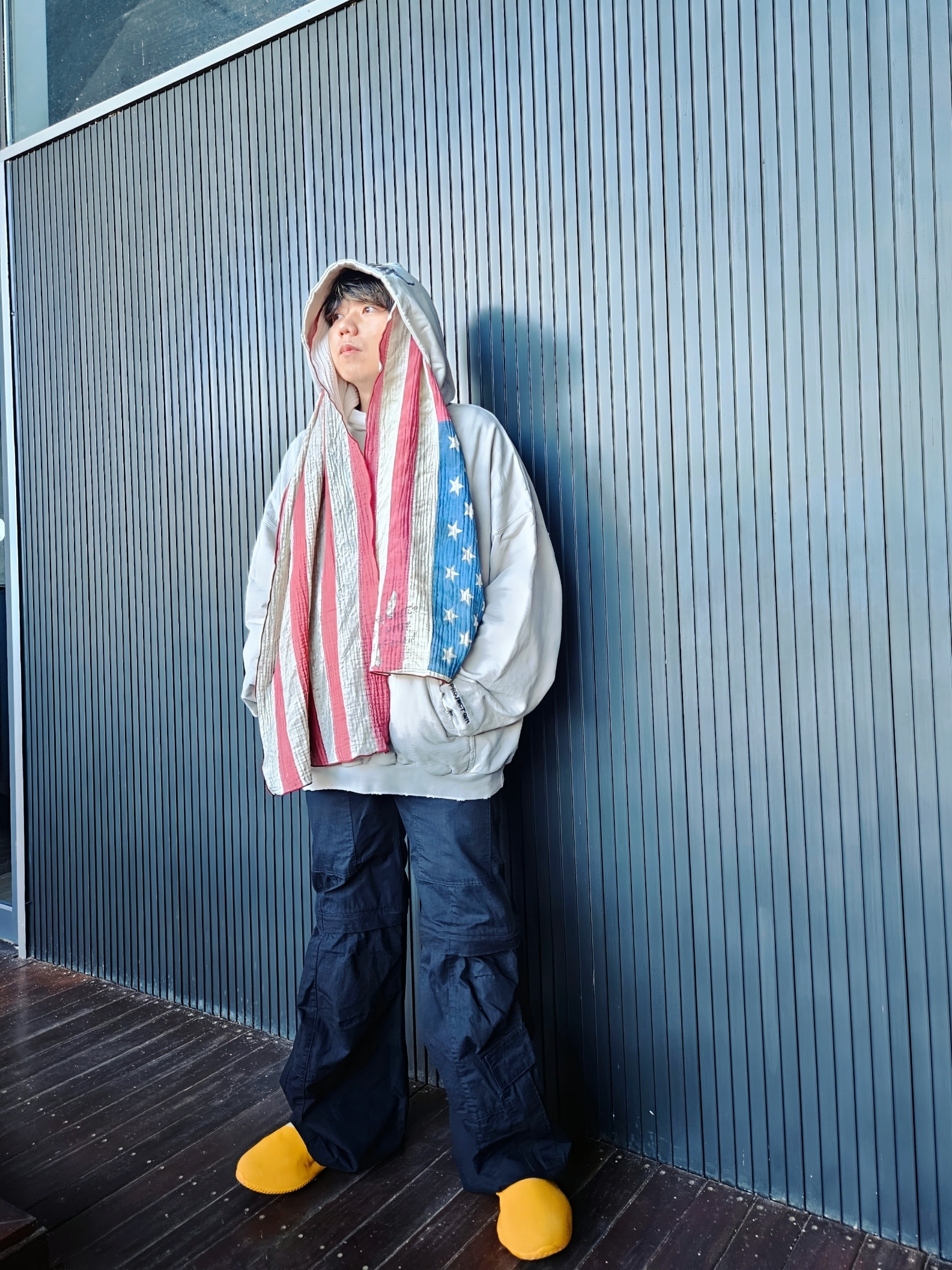 Project G/R Metalic Logo Hoodie Ivory, Adidas Yeezy Knit RNR Sulfur 착용 스타일 - 2