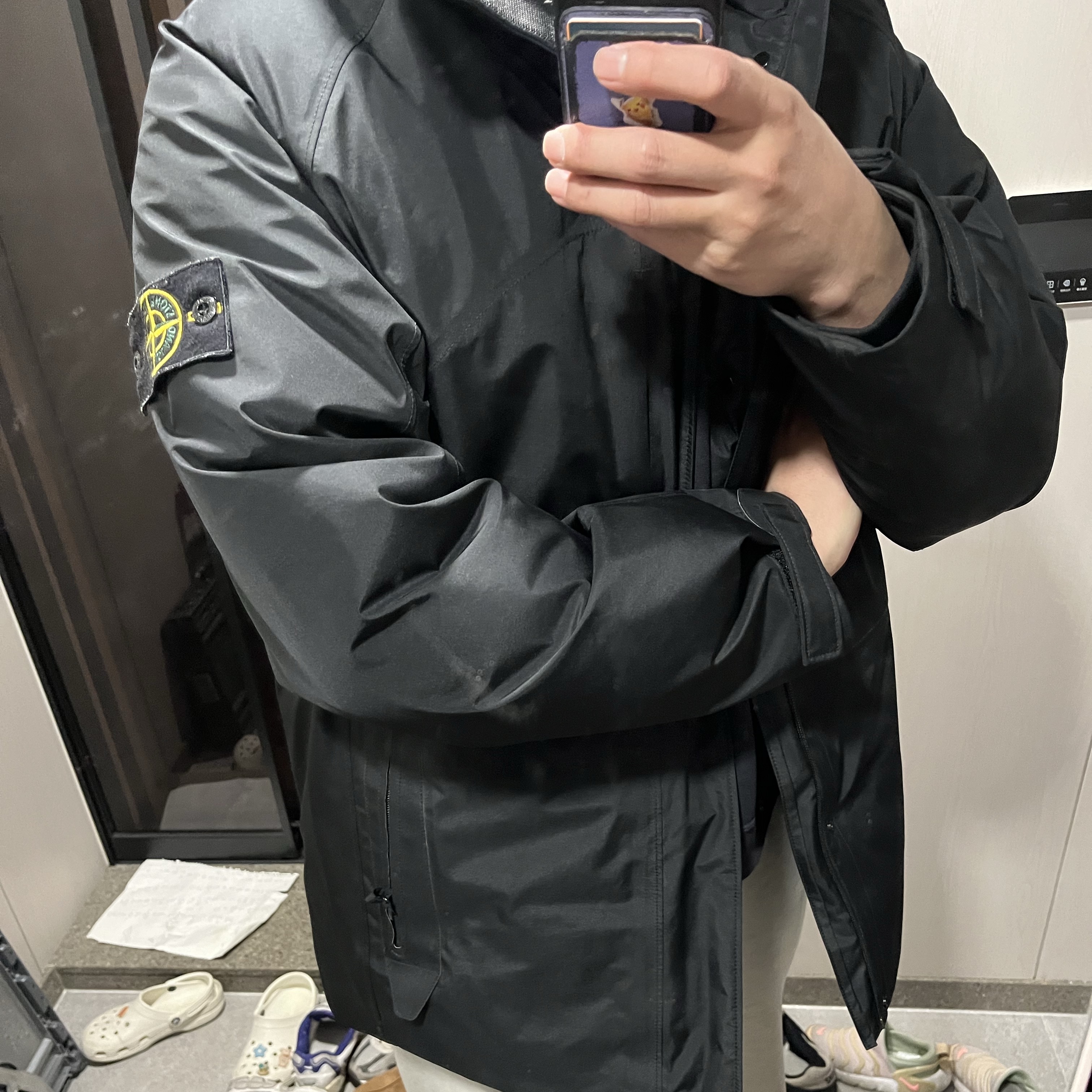 Stone Island 41926 3L Gore-Tex Hooded Down Jacket Black - 22FW 착용 스타일