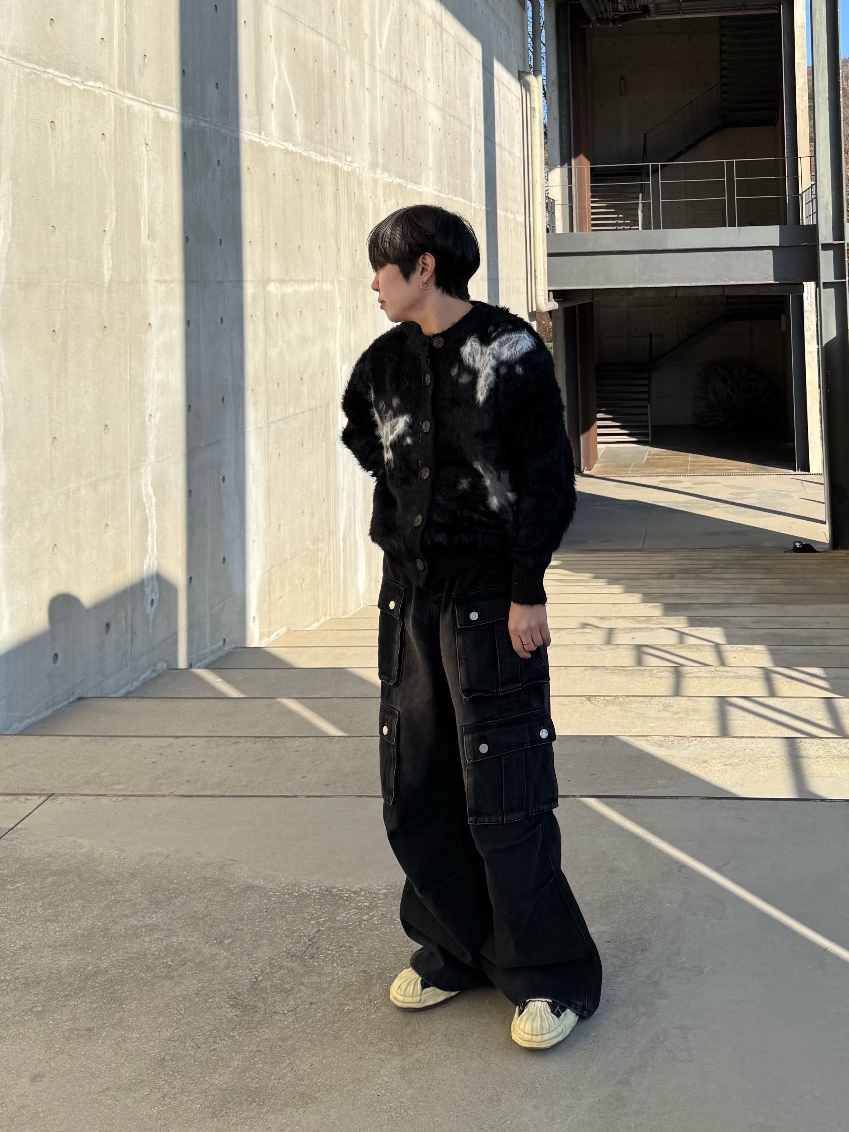 Maison Mihara Yasuhiro Blakey VL OG Sole Canvas Low-top Sneakers Black 착용 스타일 - 4