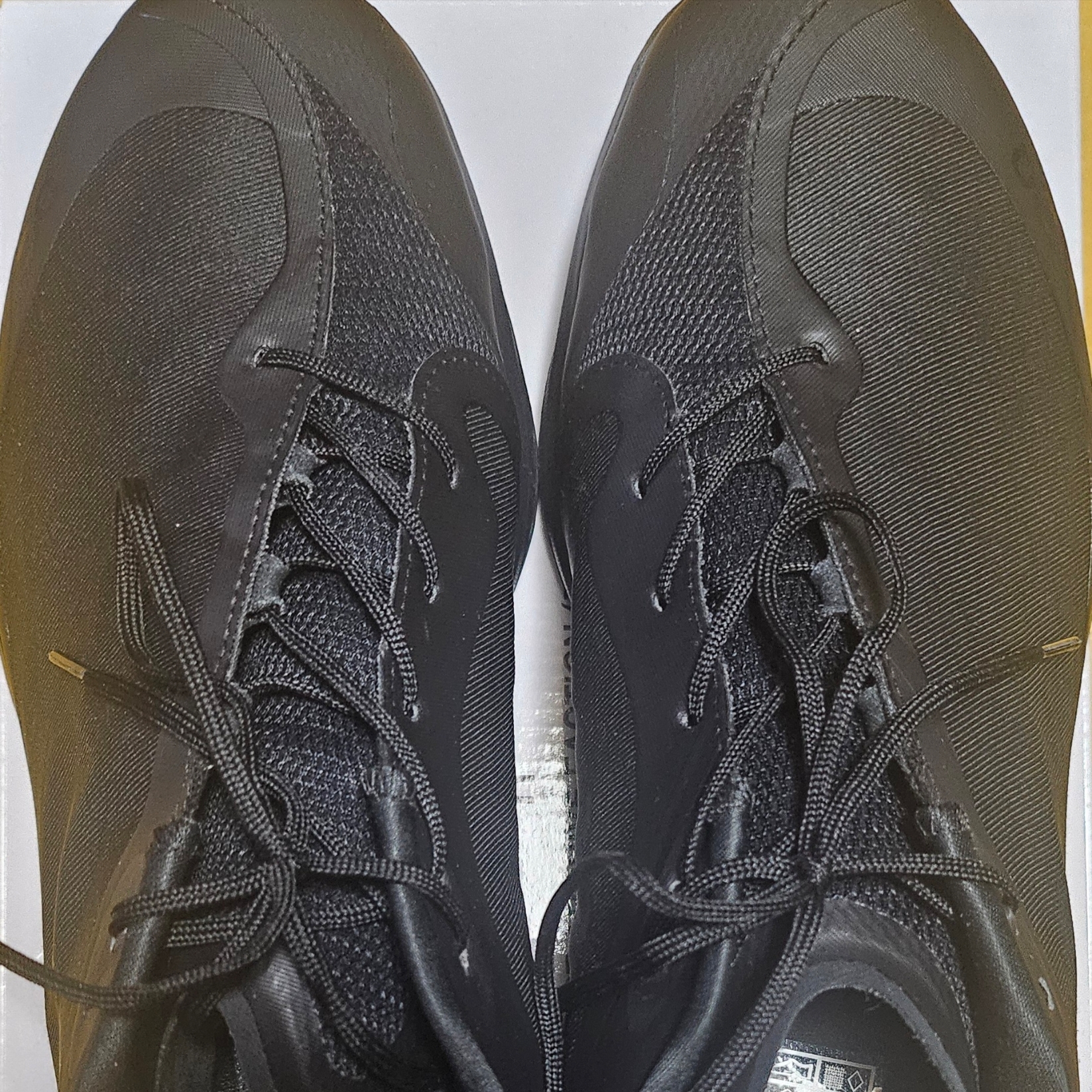 On Running x Post Archive Faction (Paf) Cloudventure Peak All Black 착용 스타일