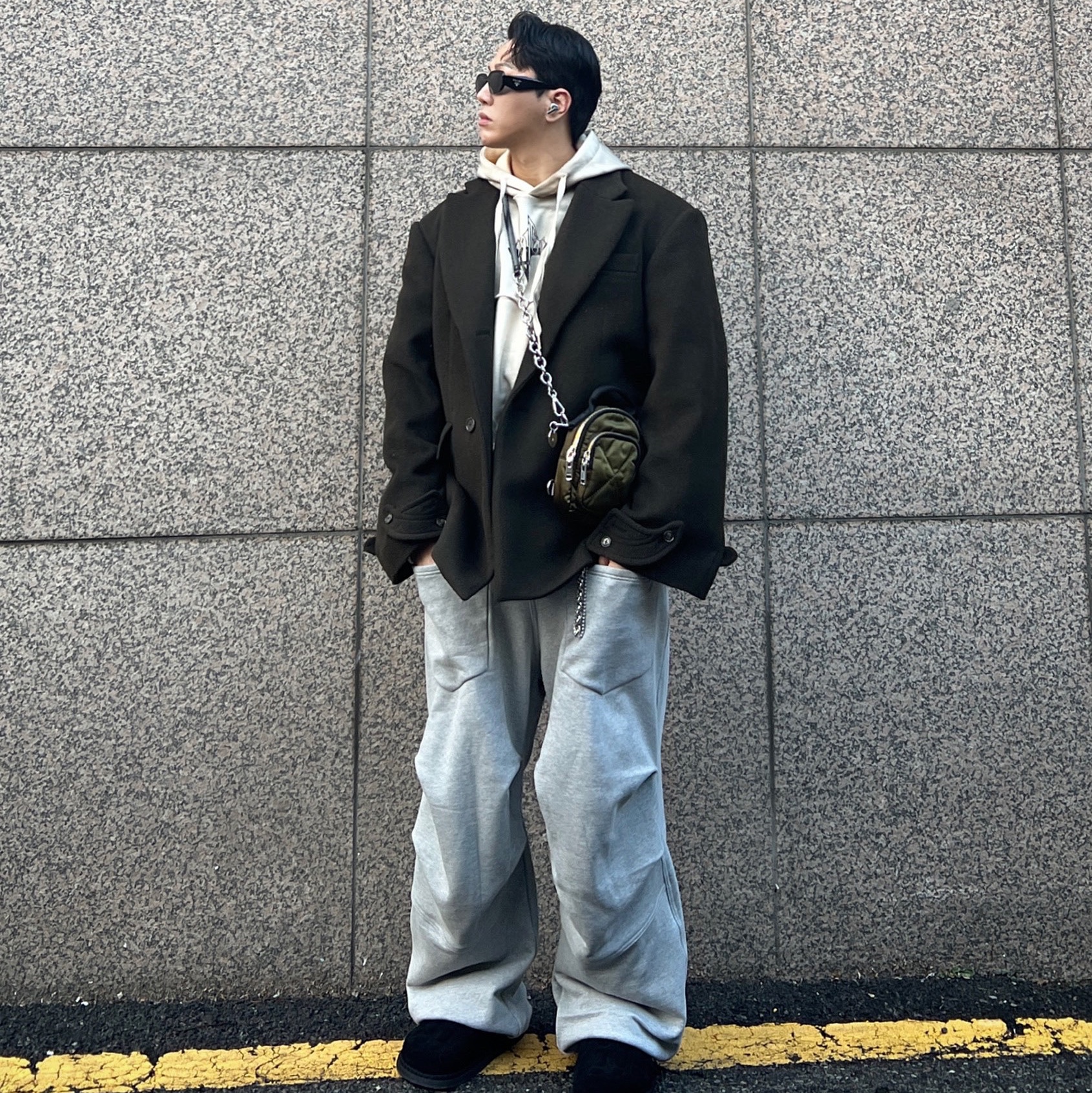 Kinchi x Yiyae Bone Mule Black 착용 스타일 - 3
