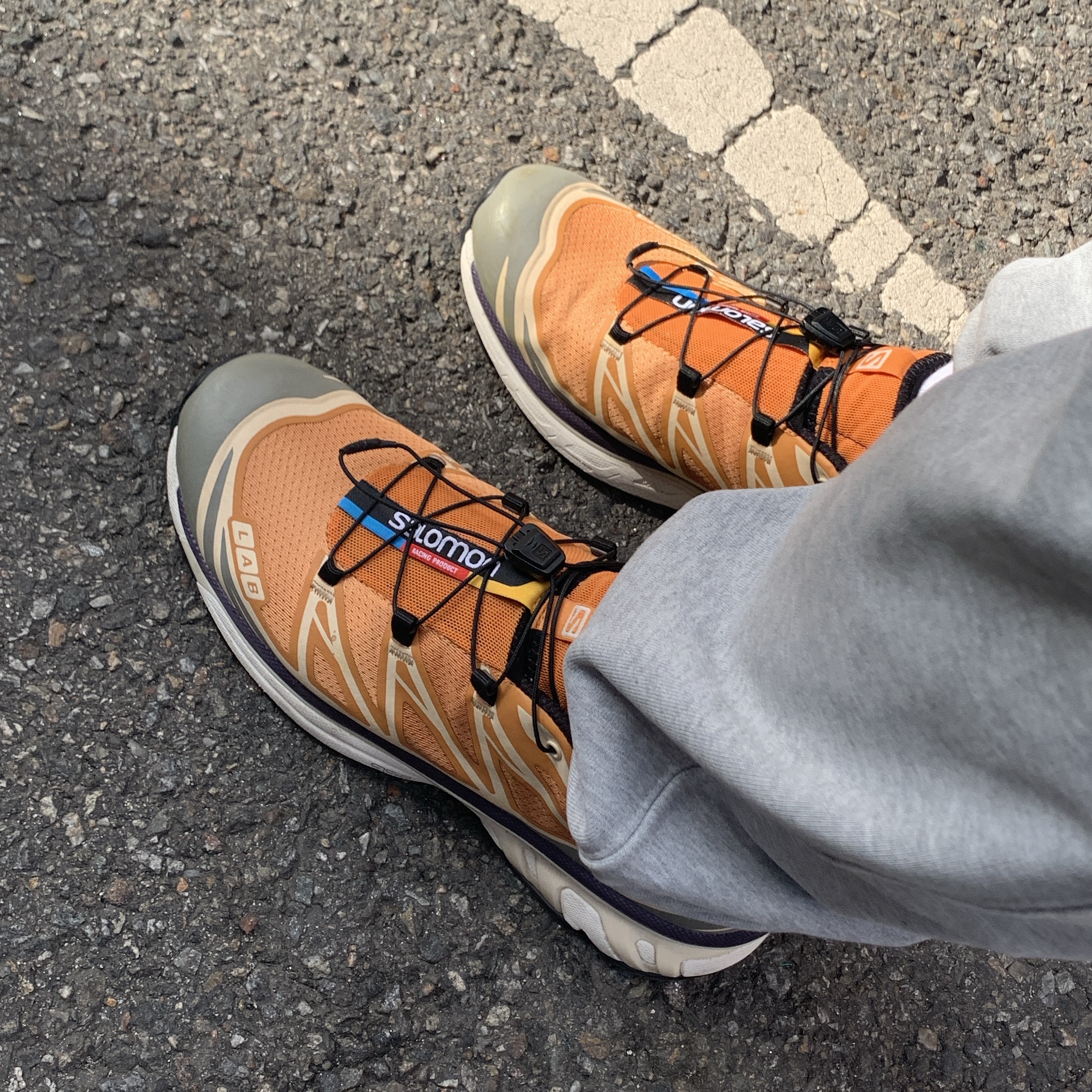 Salomon XT-6 Apricot Buff 착용 스타일