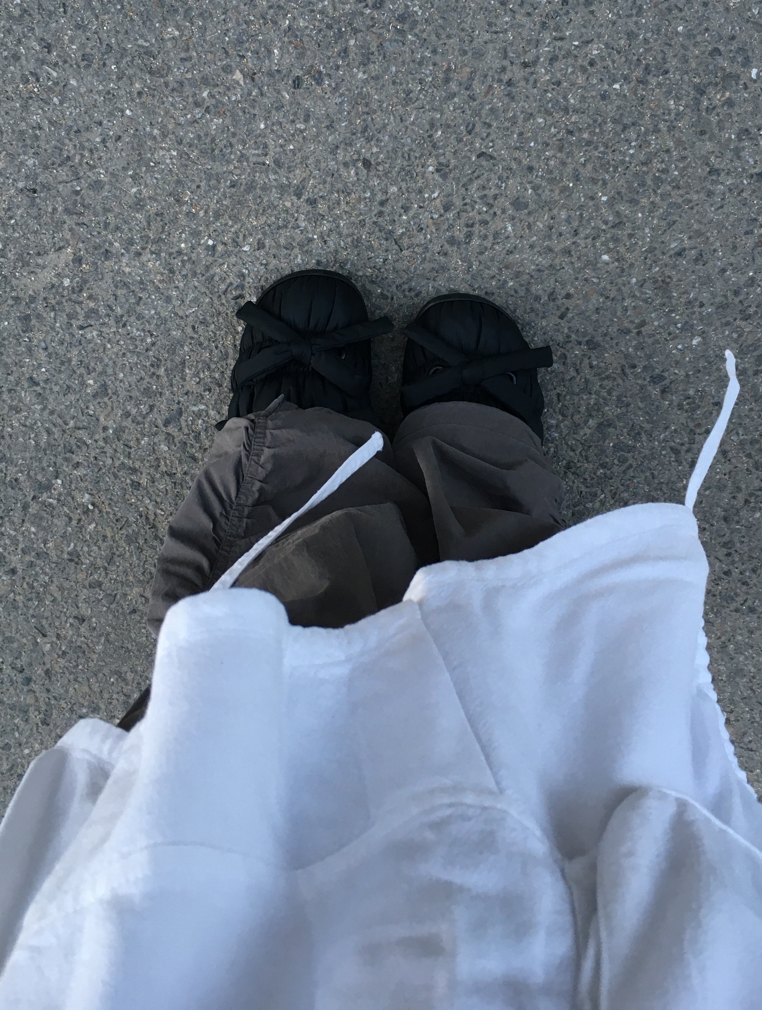 Subu x Perverze Multiple Winter Sandal Black 착용 스타일
