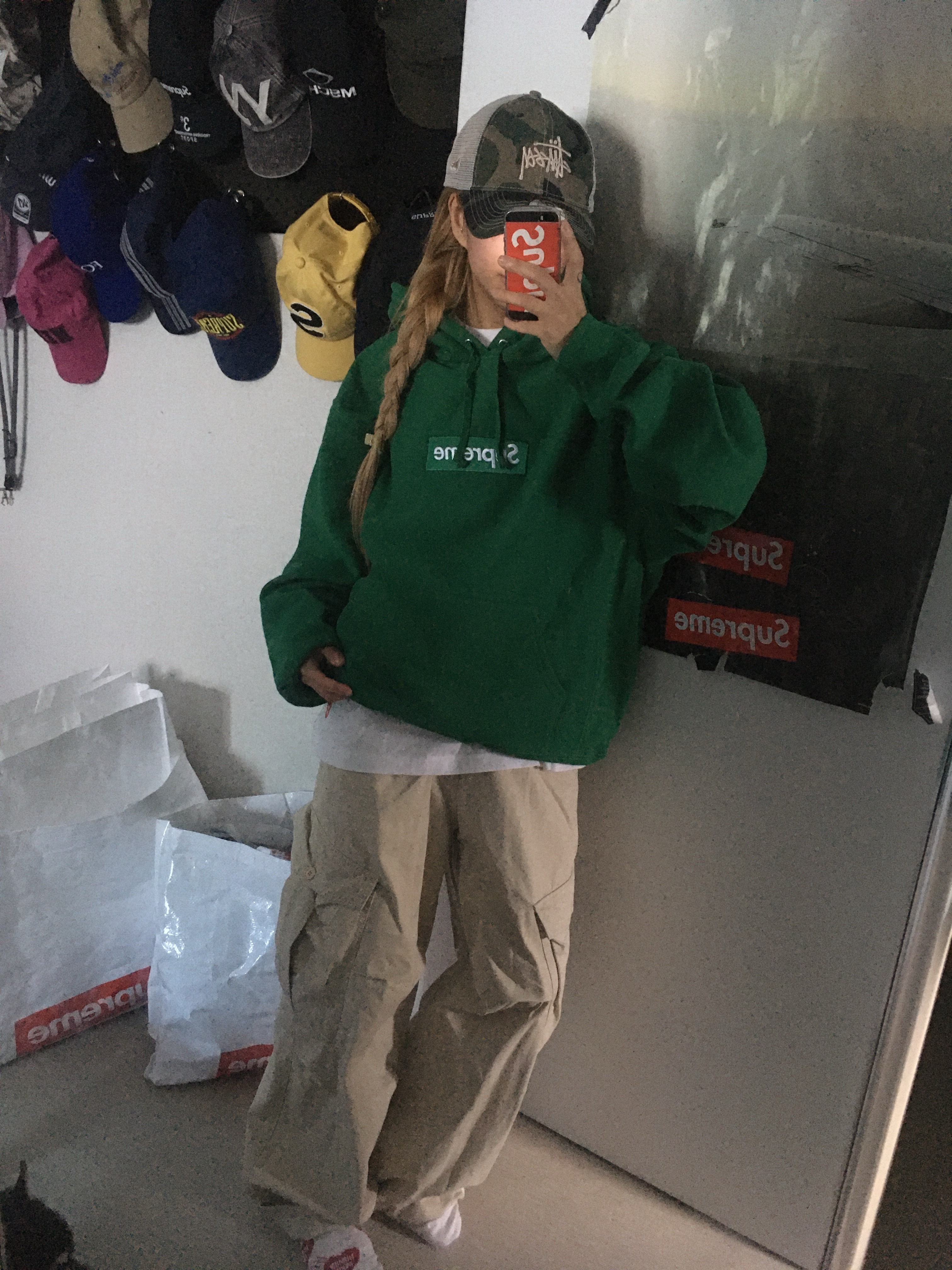 Supreme Box Logo Hooded Sweatshirt Green - 24FW, Stussy New Era 9twenty Basic Trucker Woodland Camo 착용 스타일