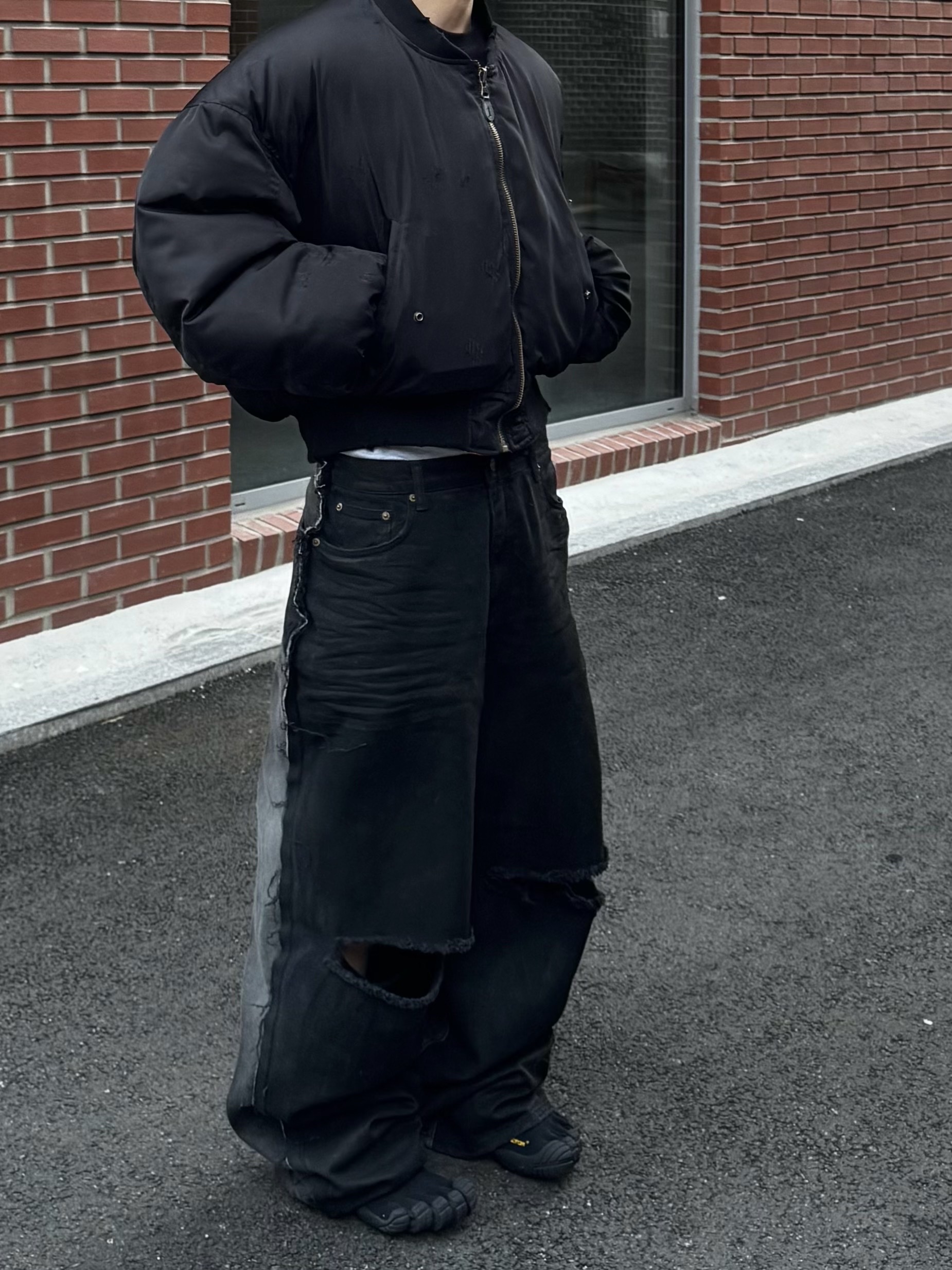 Project G/R Reversible Puffer Bomber Jacket Black, Project G/R Two Faced Denim Pants Black 착용 스타일 - 6
