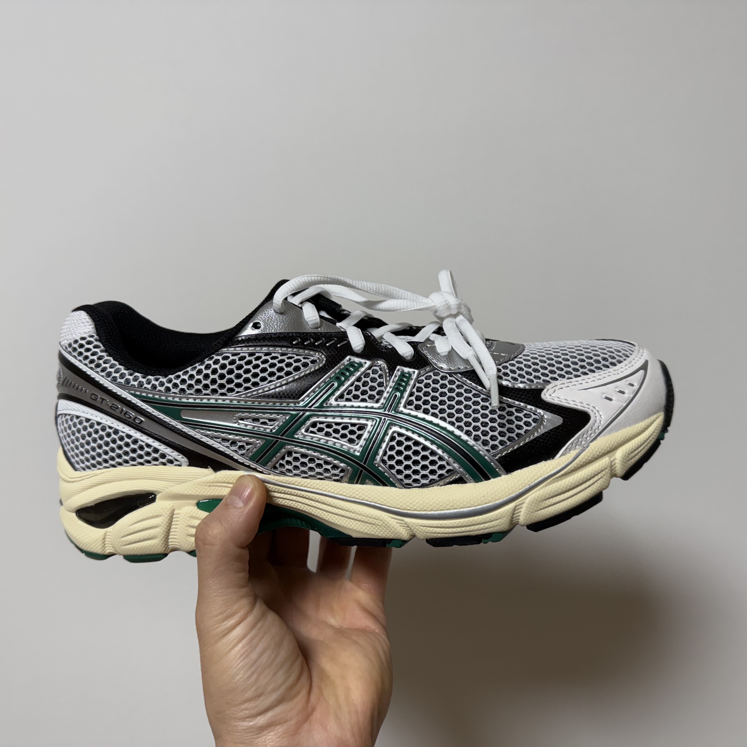 Asics GT-2160 White Jasper Green 착용 스타일