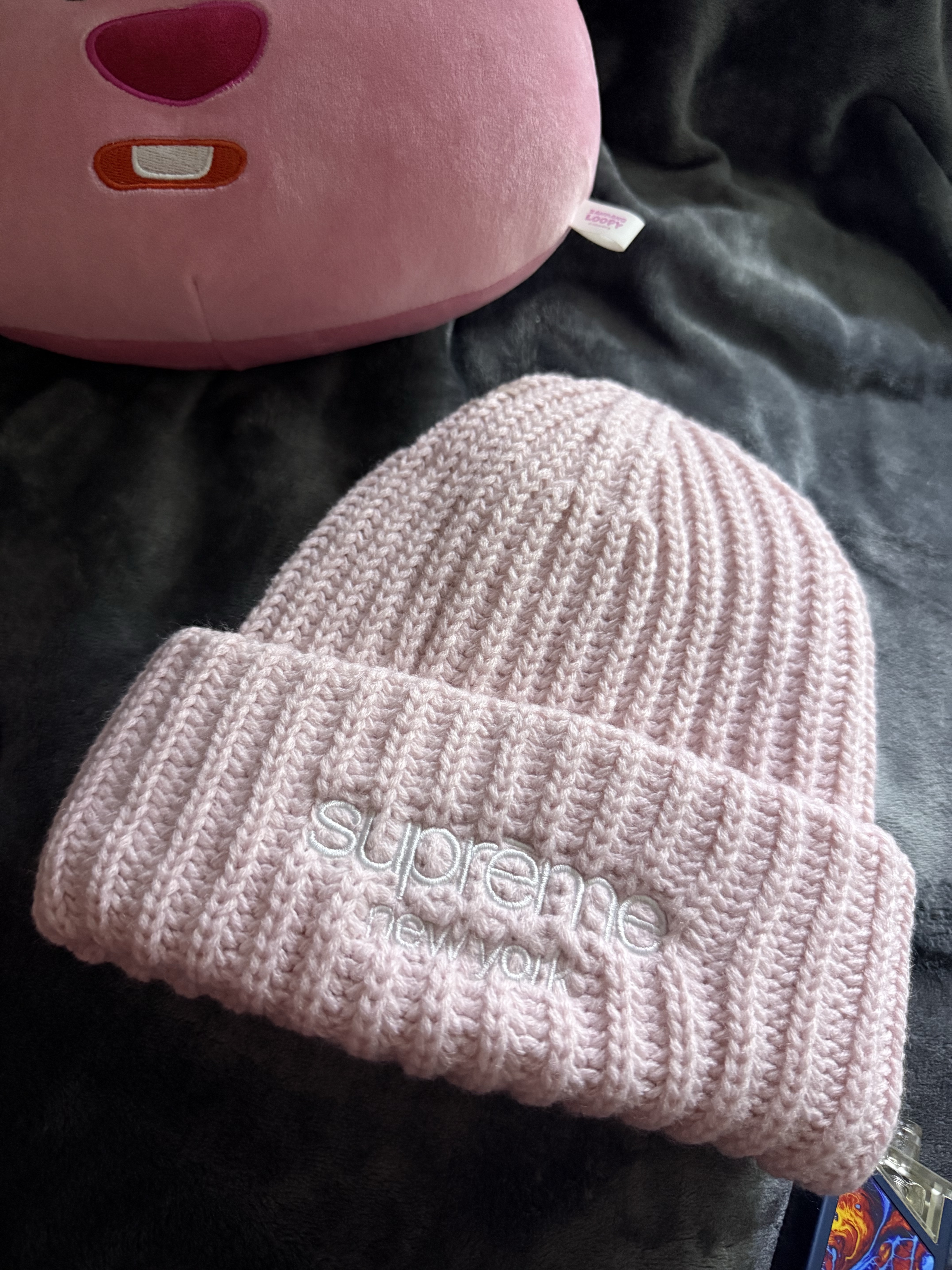 Supreme Classic Logo Chunky Ribbed Beanie Light Pink - 24FW 착용 스타일