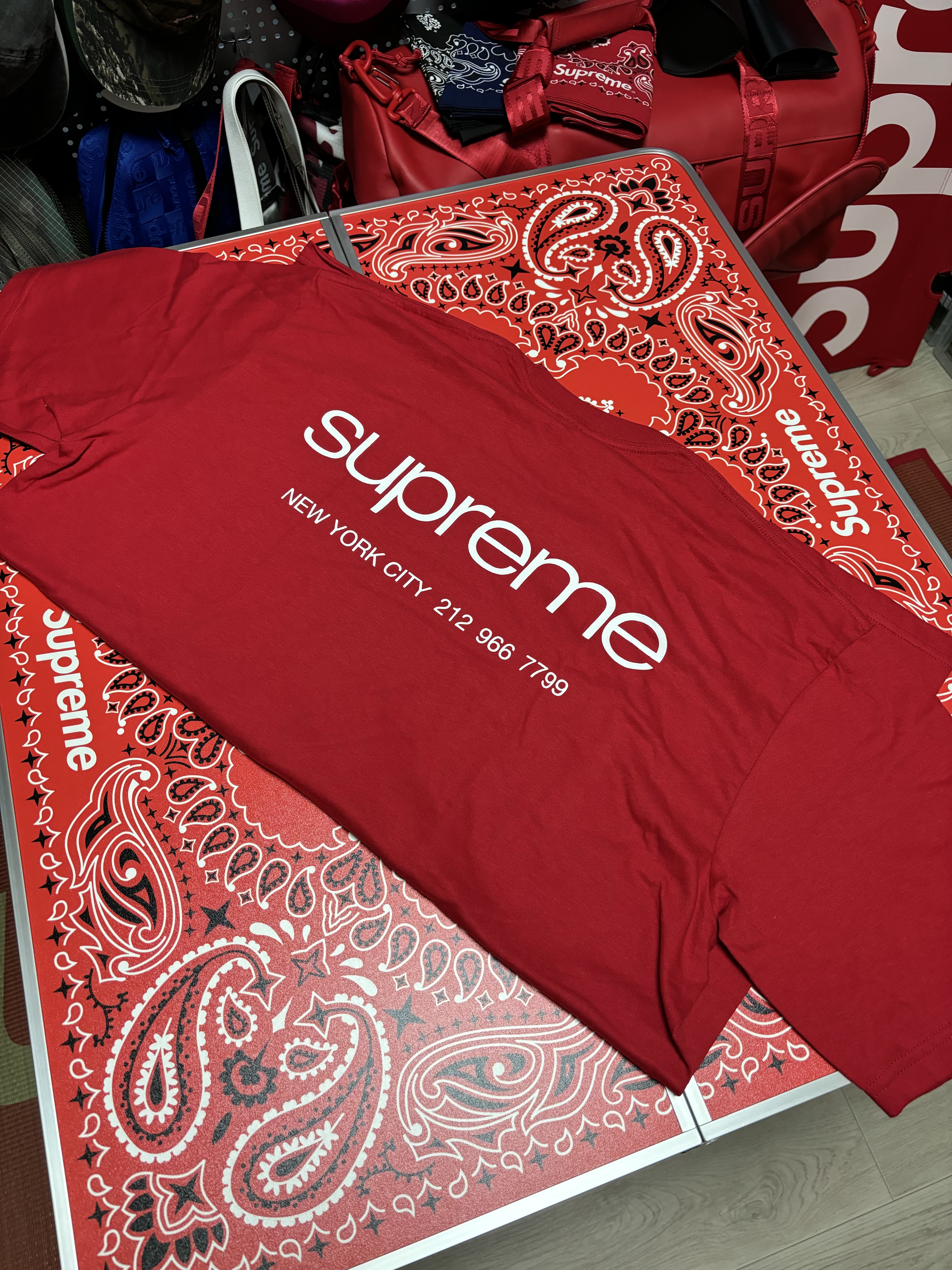 Supreme Big Logo Chenille Varsity Jacket Red - 24SS, Supreme Overprint Small Box S/S Top Blue - 24SS 착용 스타일 - 9