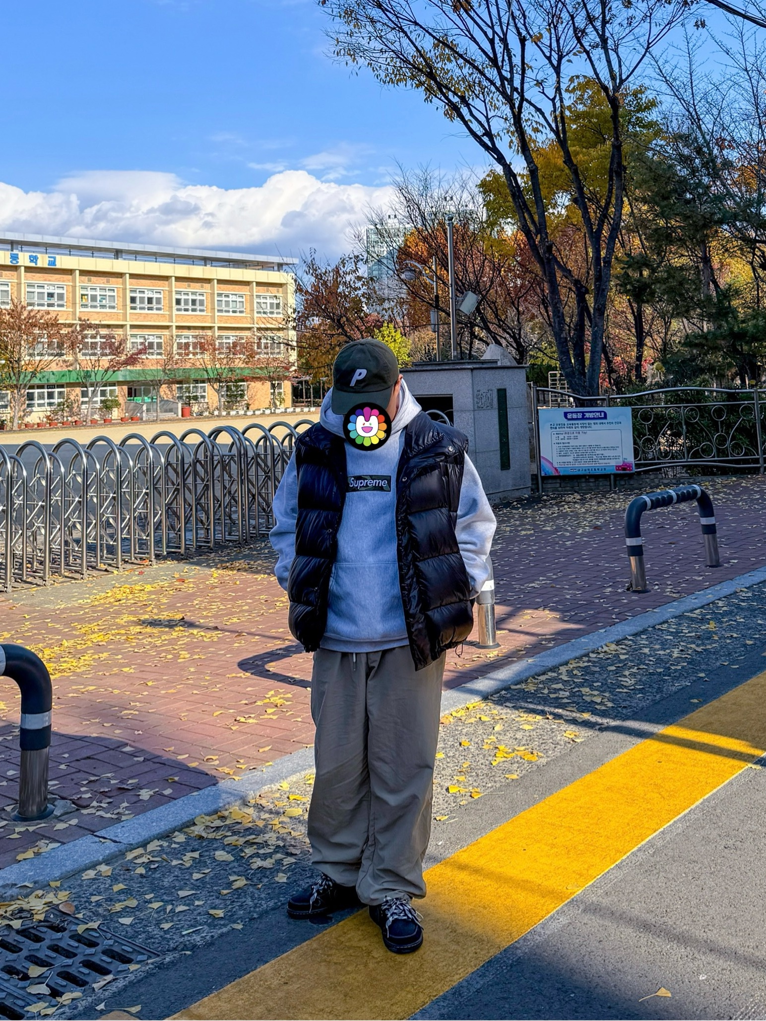 Jordan 1 x Travis Scott Retro Low OG SP Black Phantom, Supreme Box Logo Hooded Sweatshirt Ash Grey - 23FW 착용 스타일