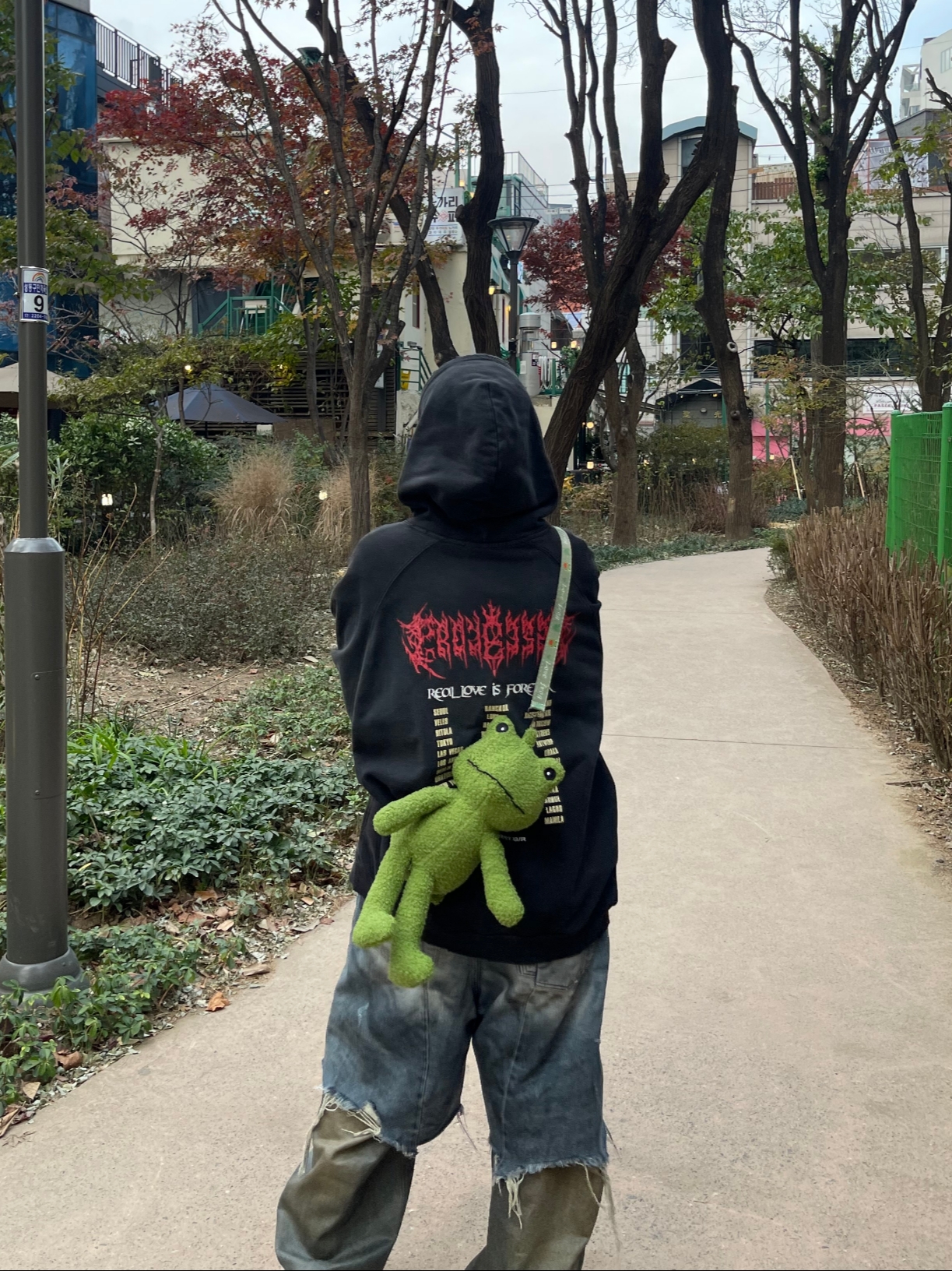Project G/R Crow Worldtour Hoodie Washed Black, Project G/R I Love GR Cap Black - Haus of GR Exclusive 착용 스타일 - 3