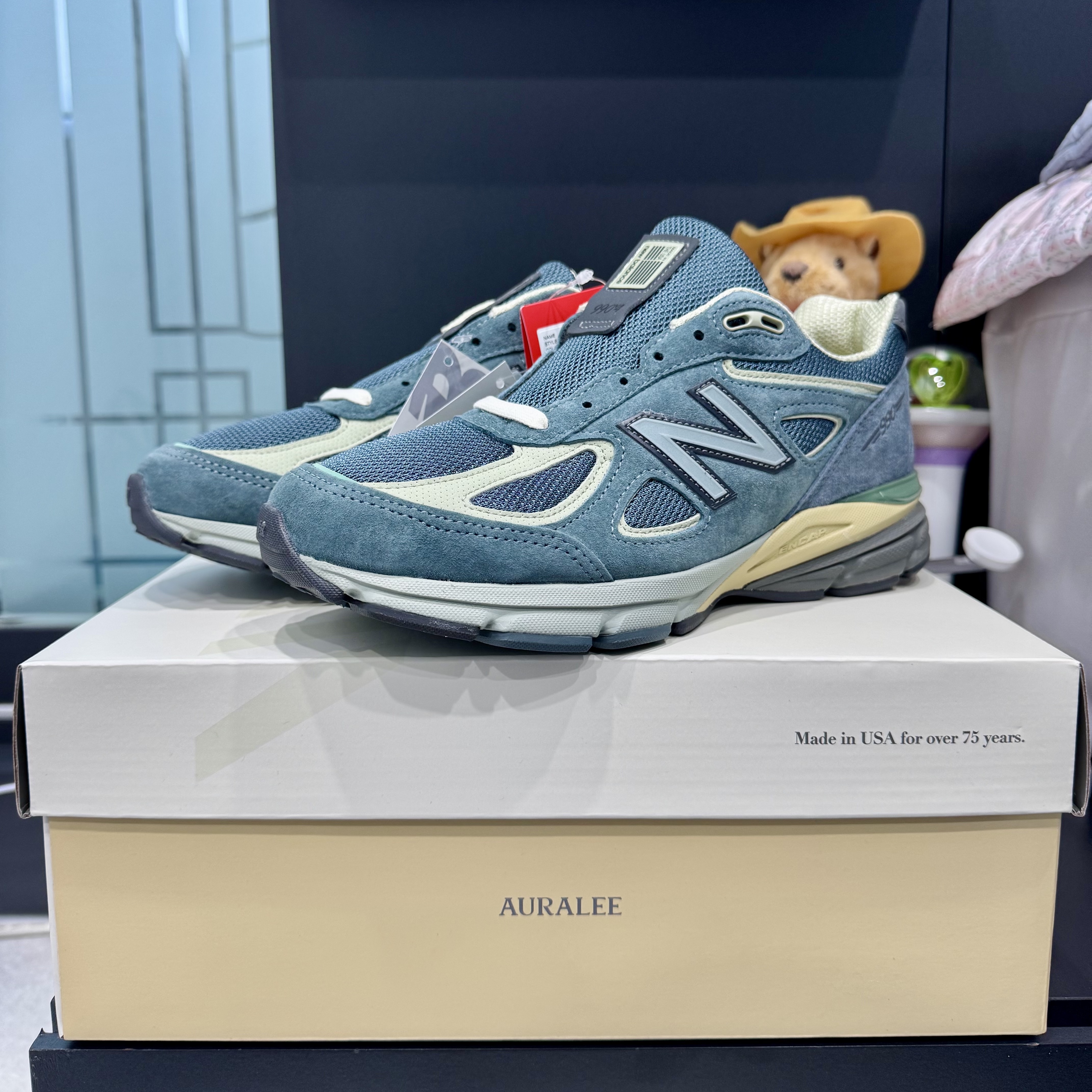 New Balance x Auralee 990v4 Made in USA Trooper 착용 스타일