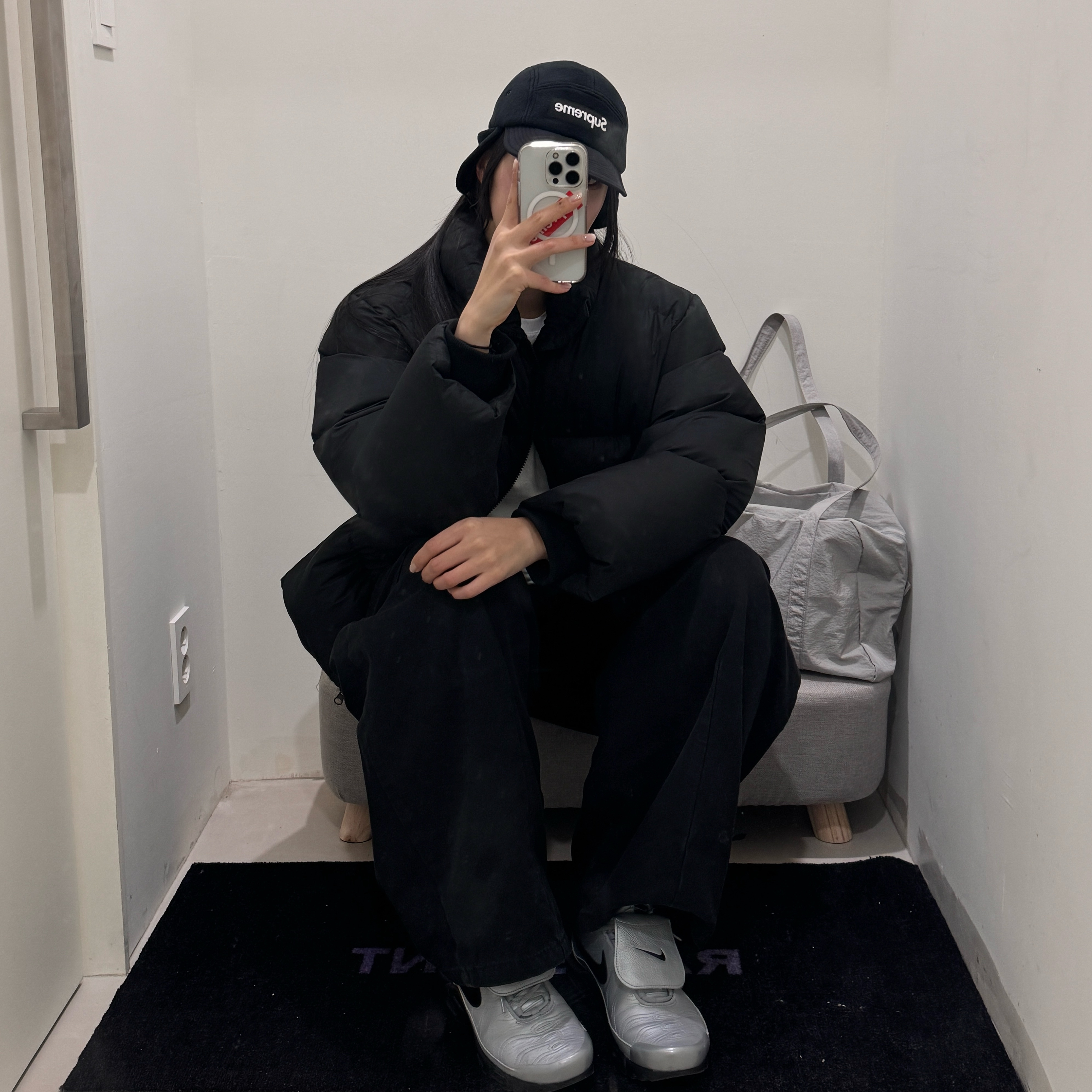 Supreme Polartec Earflap Camp Cap Black - 24FW, Nike Air Max Plus TNPO Wolf Grey and Black 착용 스타일