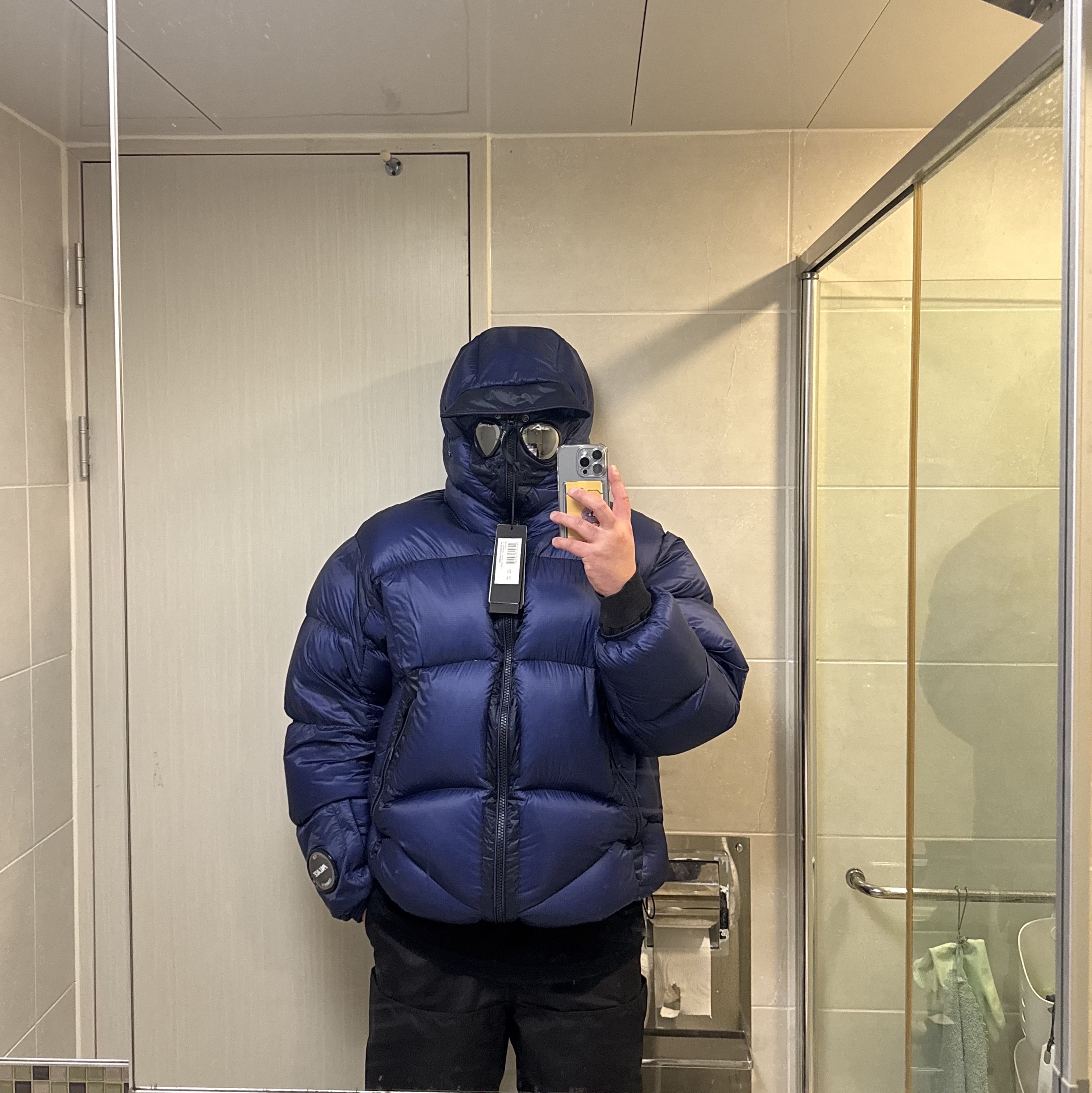 Yeezy Gap Cordura Cargo Pant Black, Yeezy Gap Engineered By Balenciaga Dove Hoodie Washed Black 착용 스타일