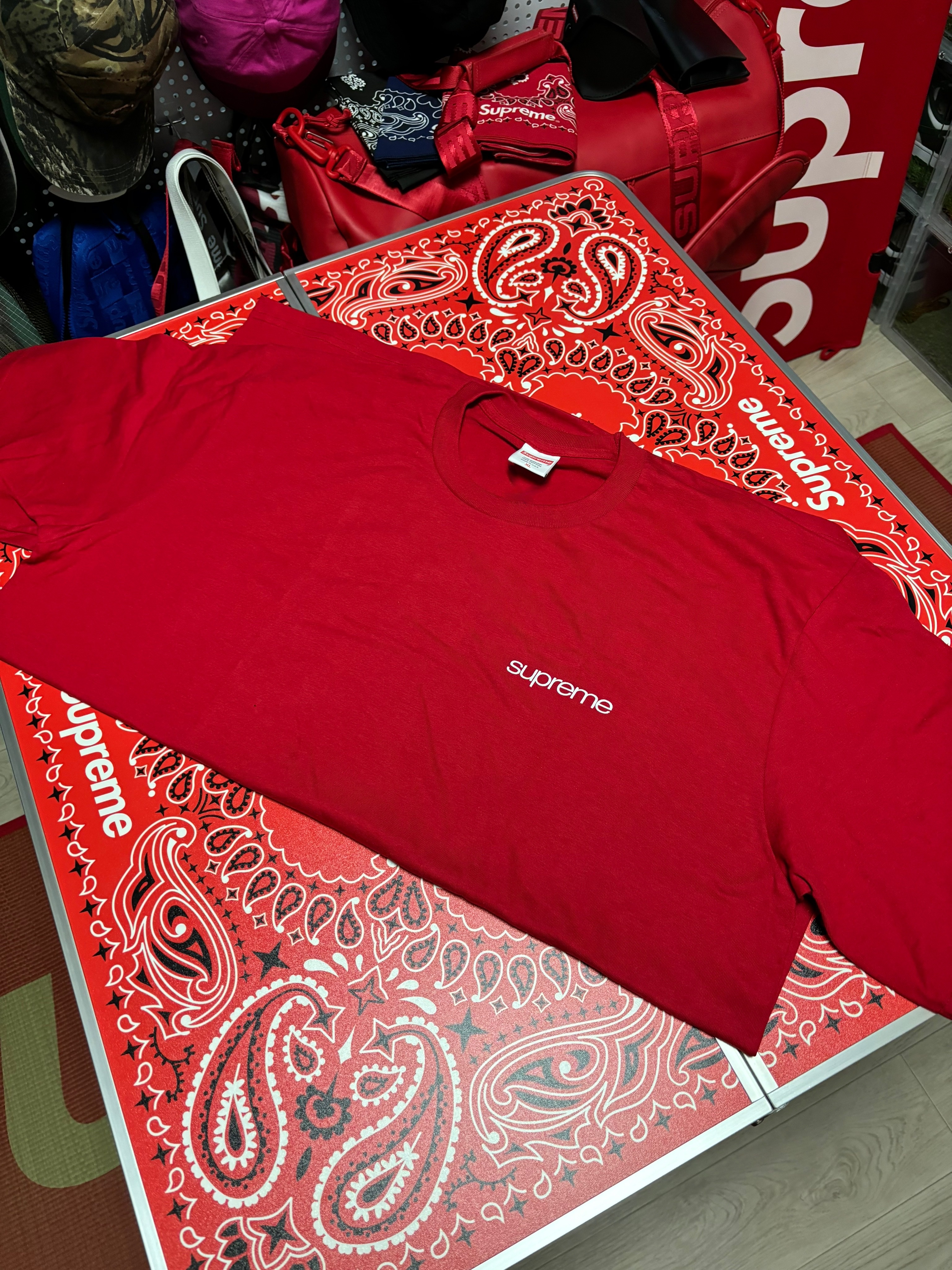 Supreme Big Logo Chenille Varsity Jacket Red - 24SS, Supreme Overprint Small Box S/S Top Blue - 24SS 착용 스타일 - 10