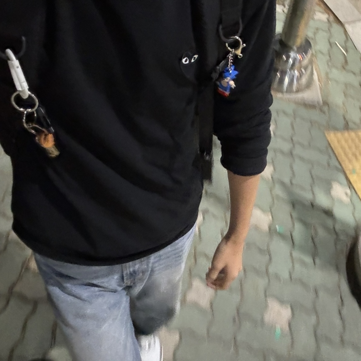 Play Comme des Garcons Black Heart LS T-Shirt Black 착용 스타일