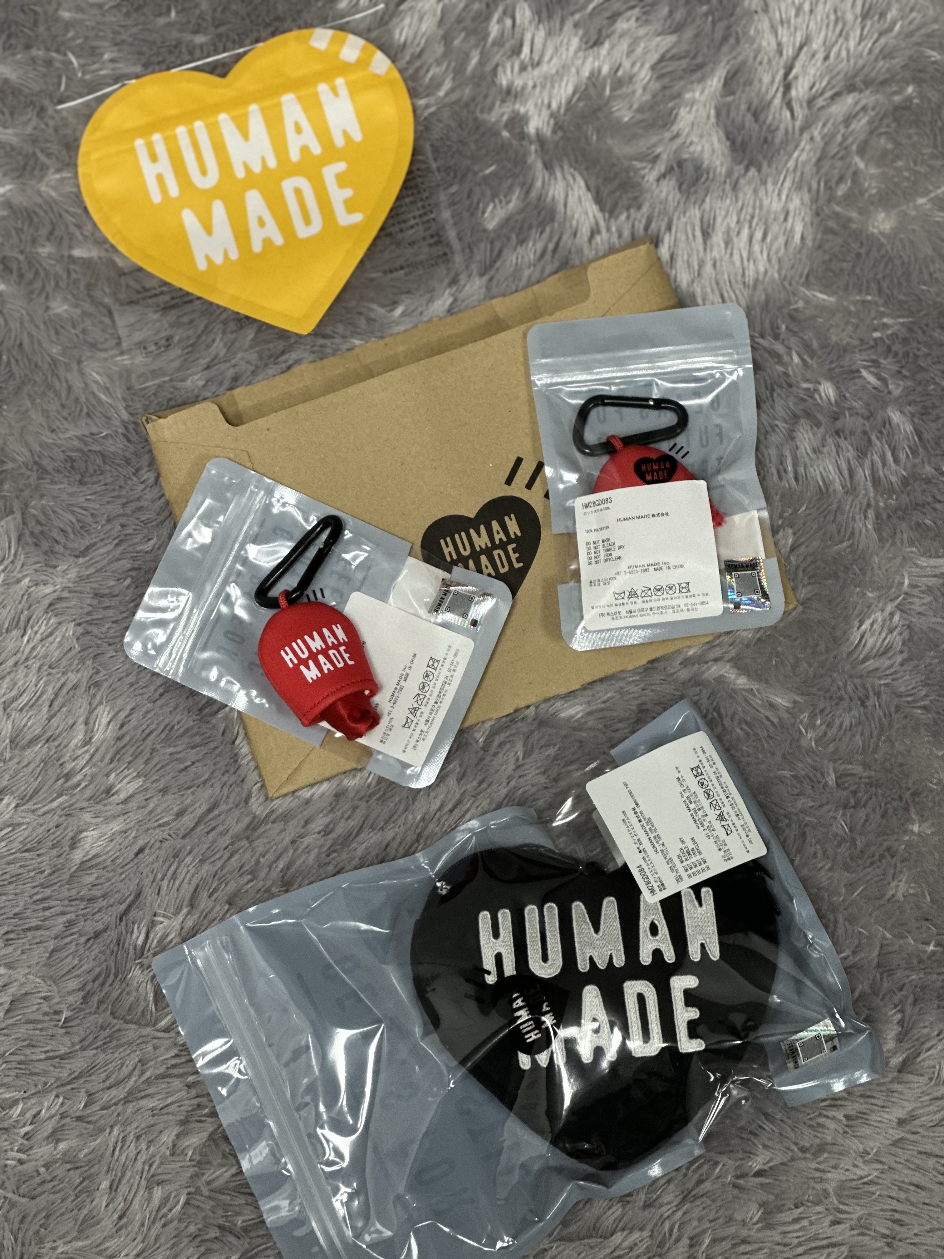 Human Made Heart Lens Cleaner Red 착용 스타일