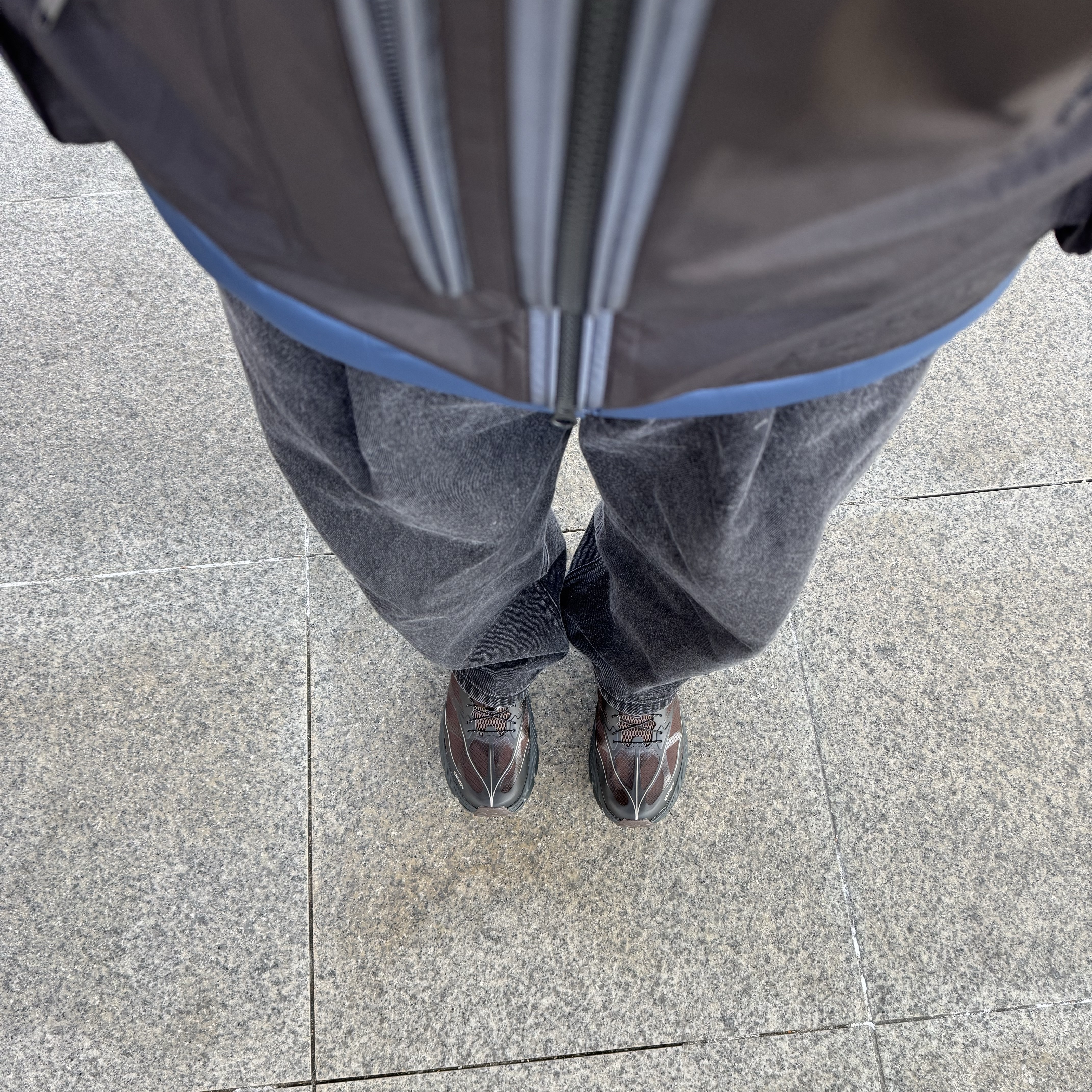 Hoka x Satisfy Mafate Speed 4 Lite Coffee 착용 스타일 - 2