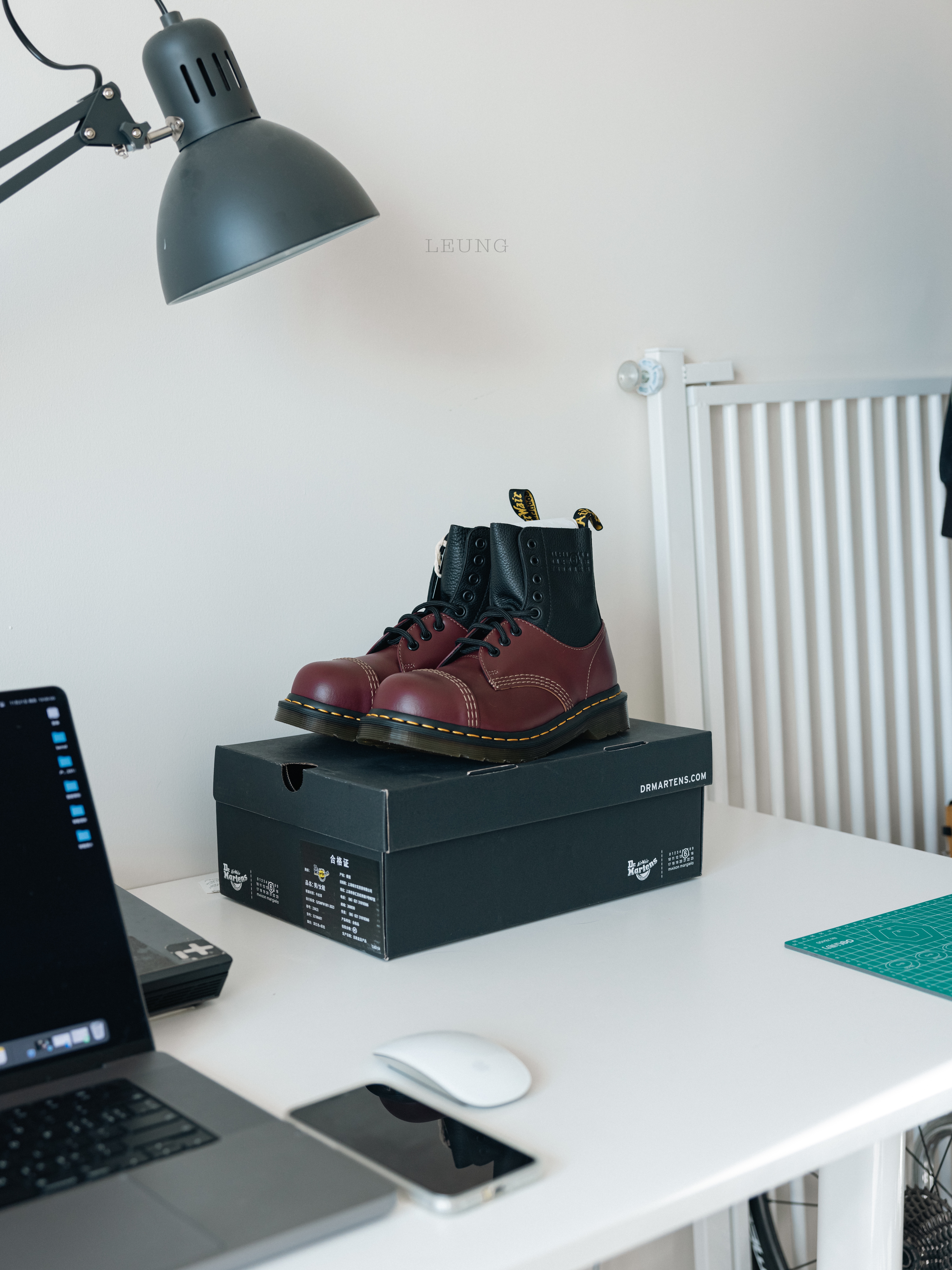Dr. Martens x MM6 Maison Margiela 1460/1461 Twist ST Vintage Smooth Virginia Multi 착용 스타일 - 5