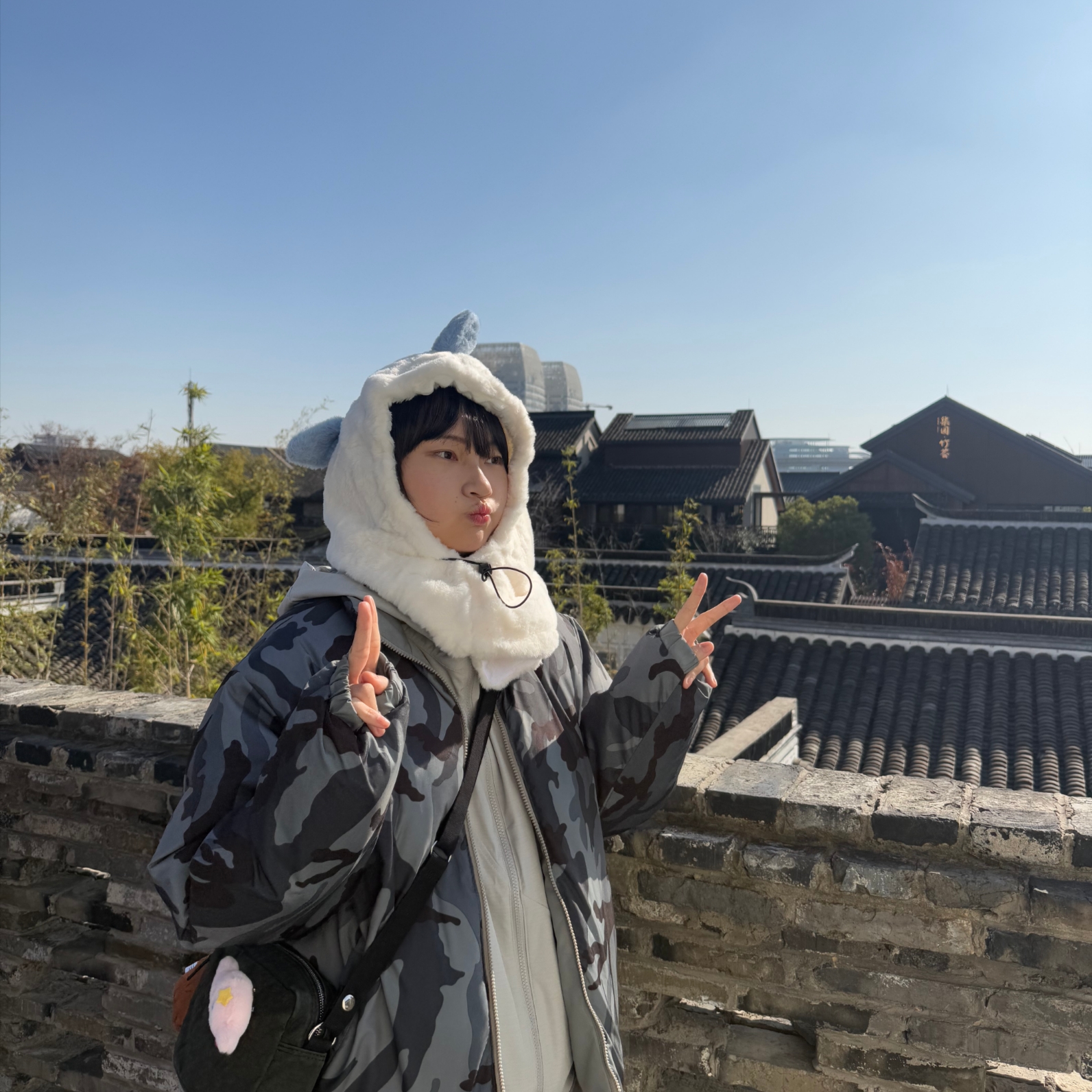 Sansan Gear Insulation Jacket Grey, Stussy Canvas Side Pouch Washed Black 착용 스타일 - 3