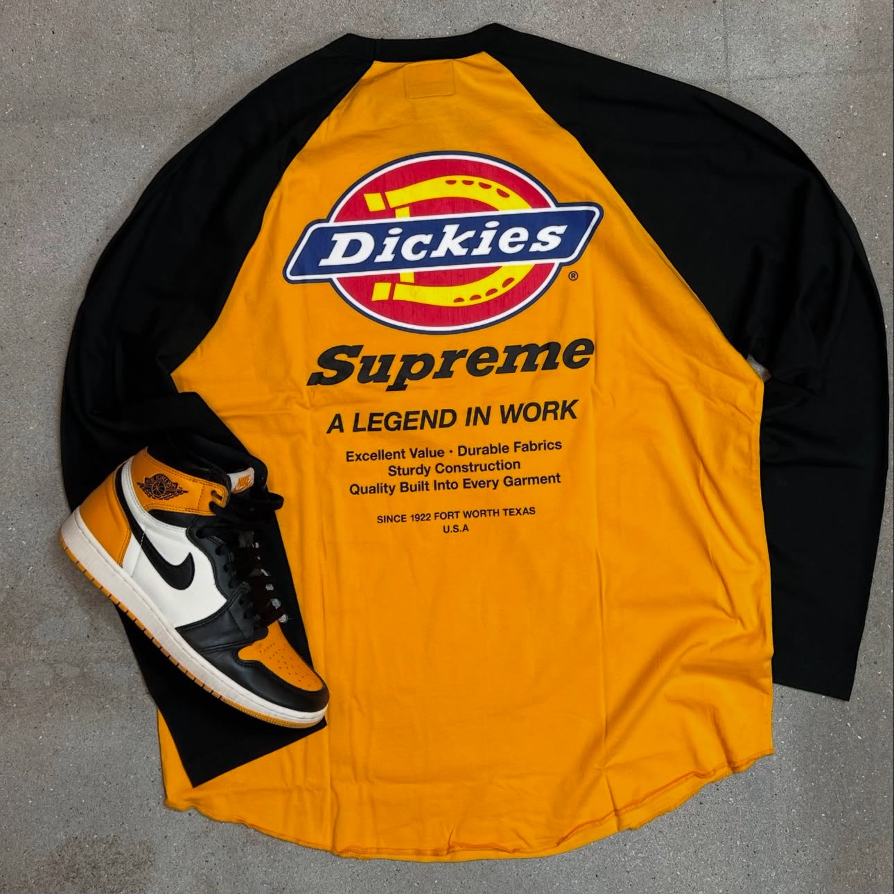 Supreme x Dickies Raglan L/S Top Gold - 24FW 착용 스타일 - 1