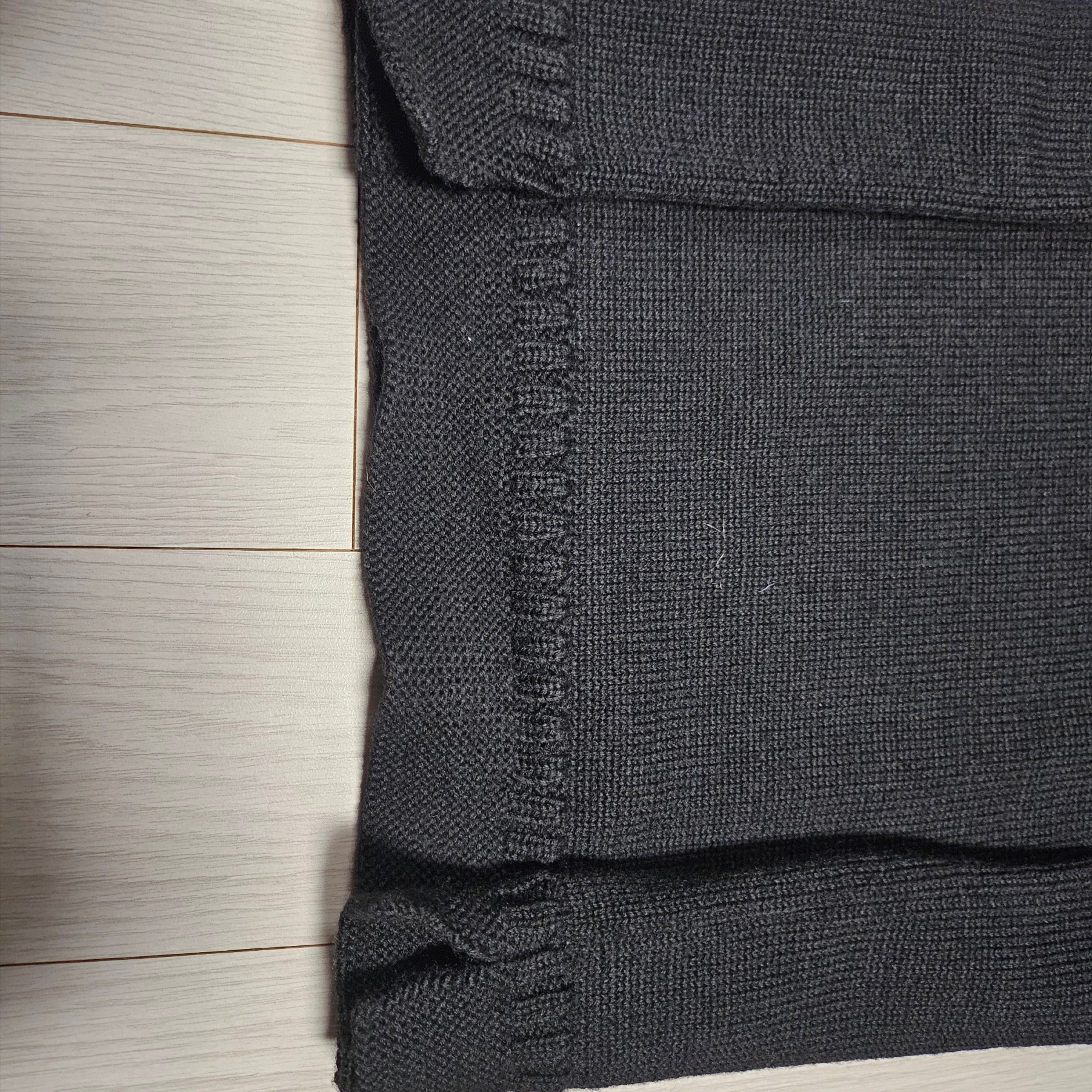 Maison Margiela Wool Stitches Knit Black 착용 스타일 - 3
