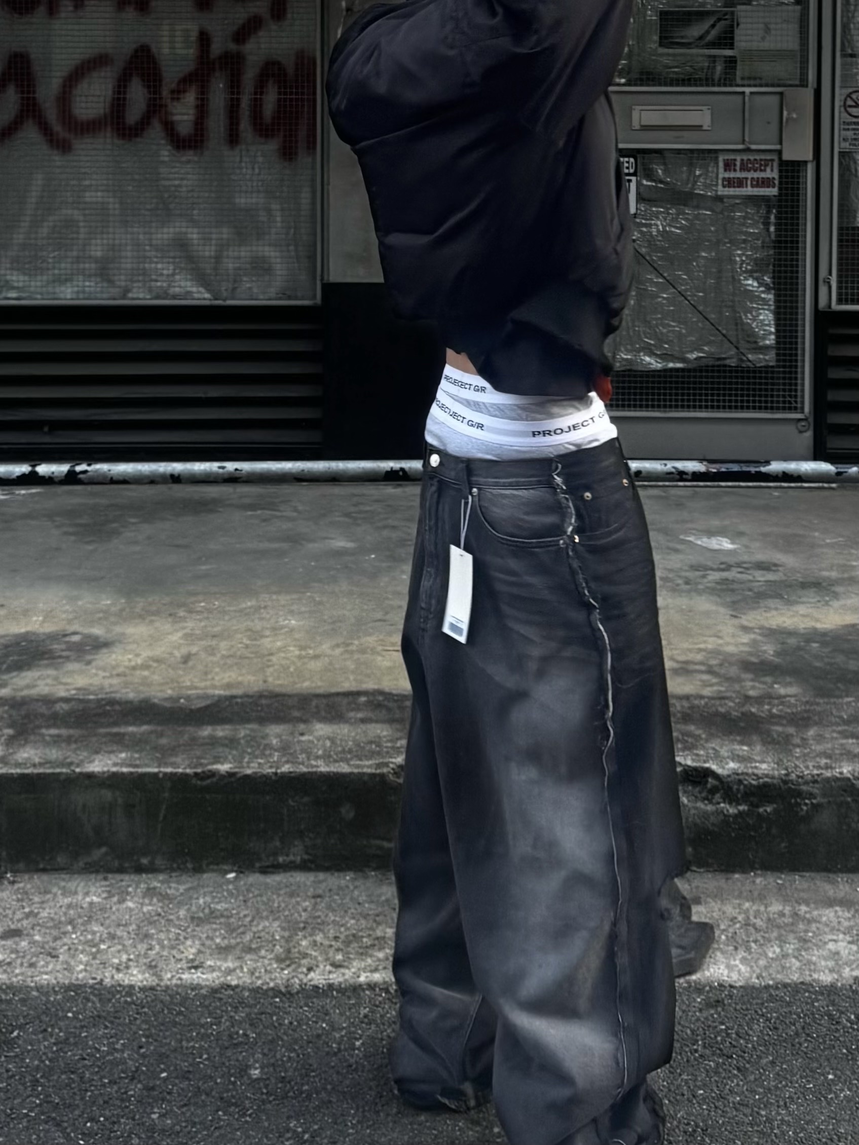 Project G/R Reversible Puffer Bomber Jacket Black, Project G/R Two Faced Denim Pants Black 착용 스타일 - 2