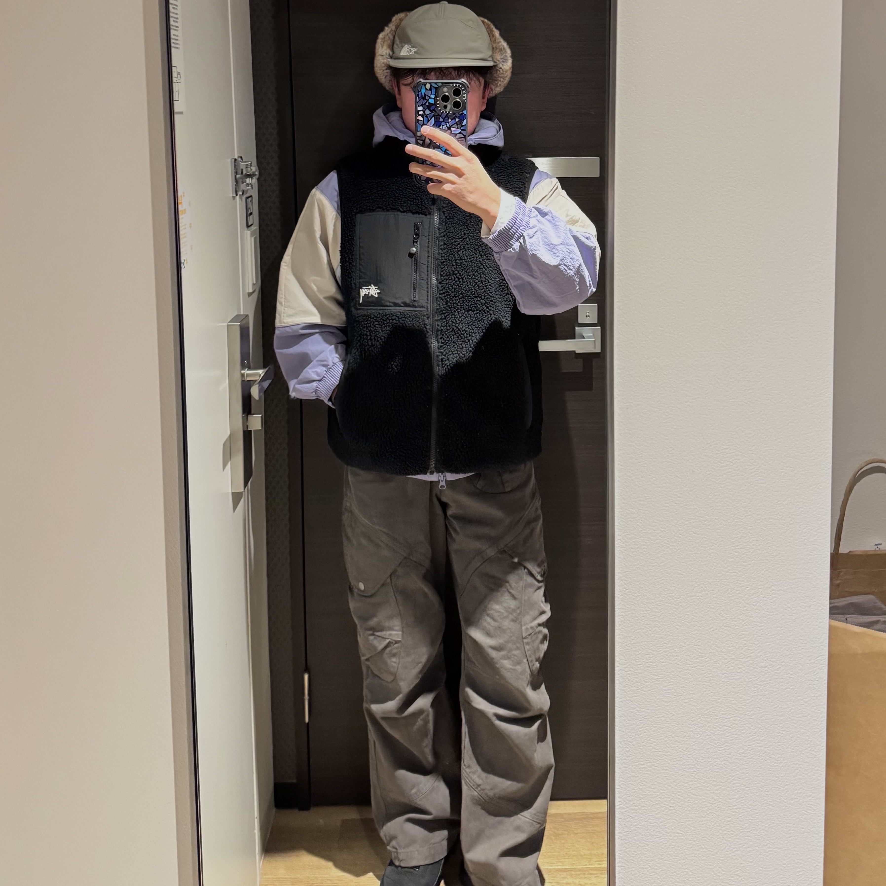 Ignota Core:10 Roamer Cargo Pants Dune, Roa Hiking Katharina Black 착용 스타일 - 1