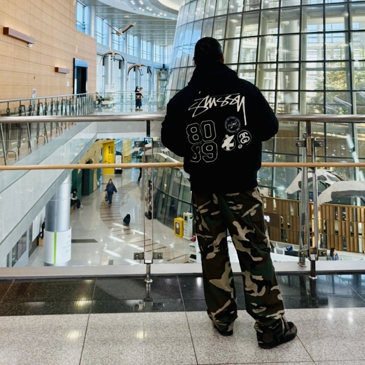 Jordan x Travis Scott Jumpman Jack TR Black and Dark Mocha 착용 스타일 - 9