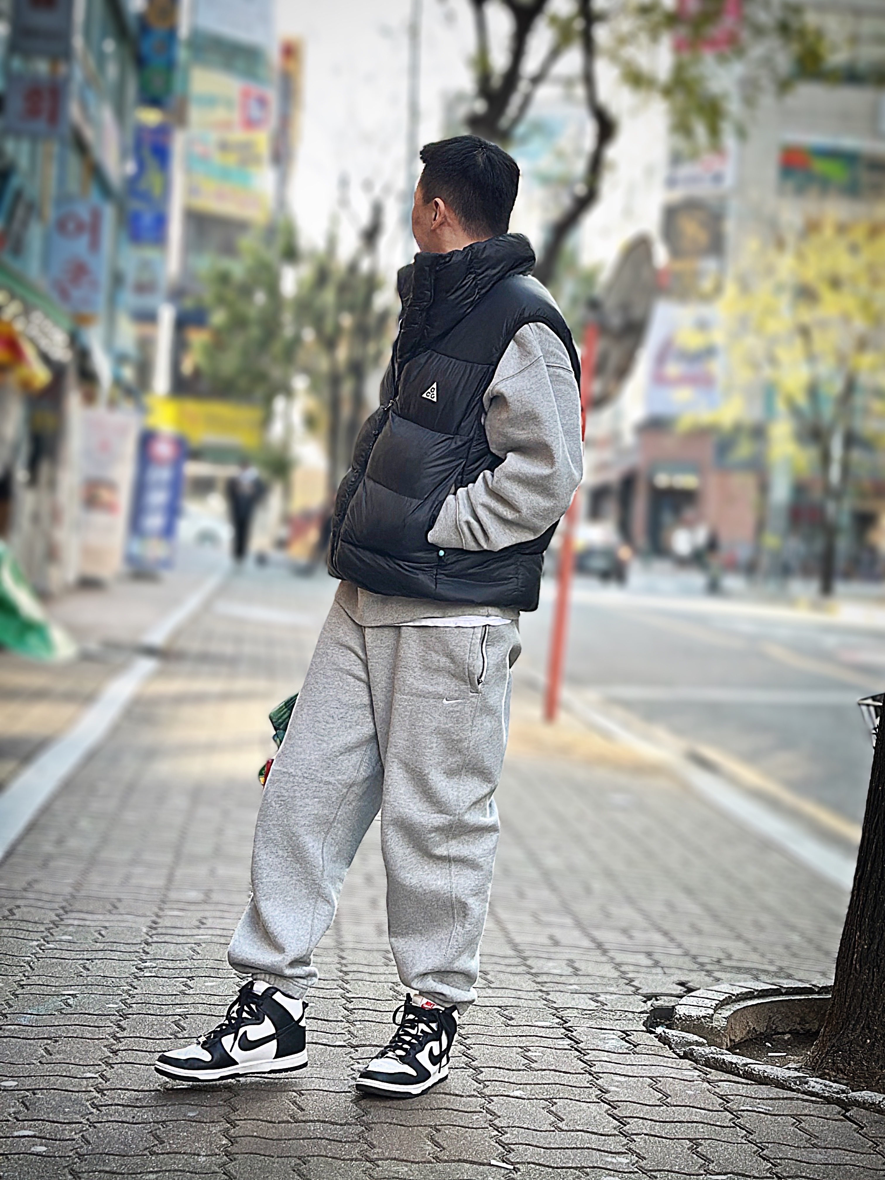 Nike ACG Therma-Fit ADV Lunar Lake Puffer Vest Black - Asia, Nike NRG Solo Swoosh Heavy Weight BB Quarter Zip Top Dark Grey Heather - Asia 착용 스타일