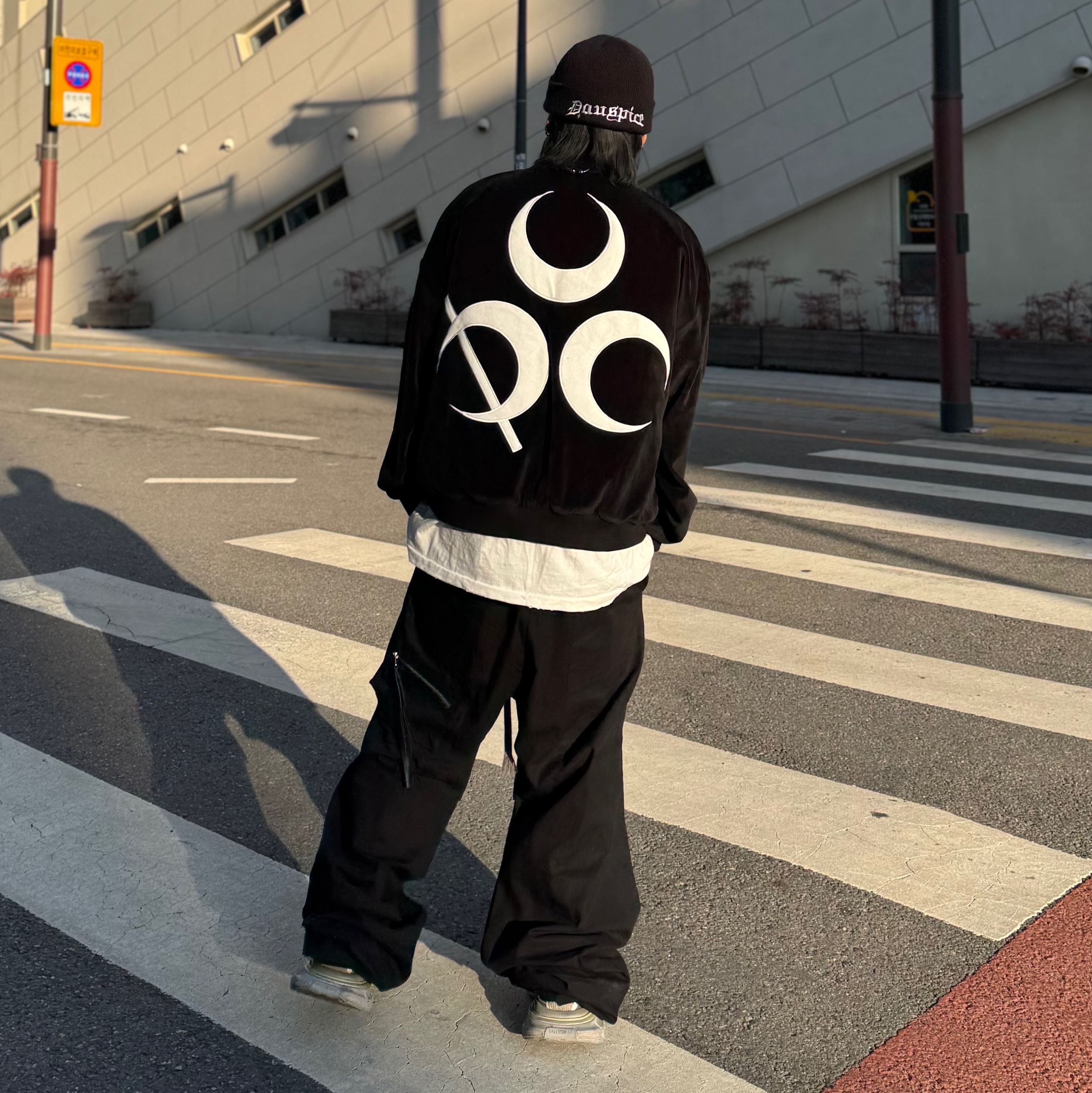 Wapworks Wide Safety Cargo Pants Black, Balenciaga 3XL Sneakers Light Beige 착용 스타일 - 1