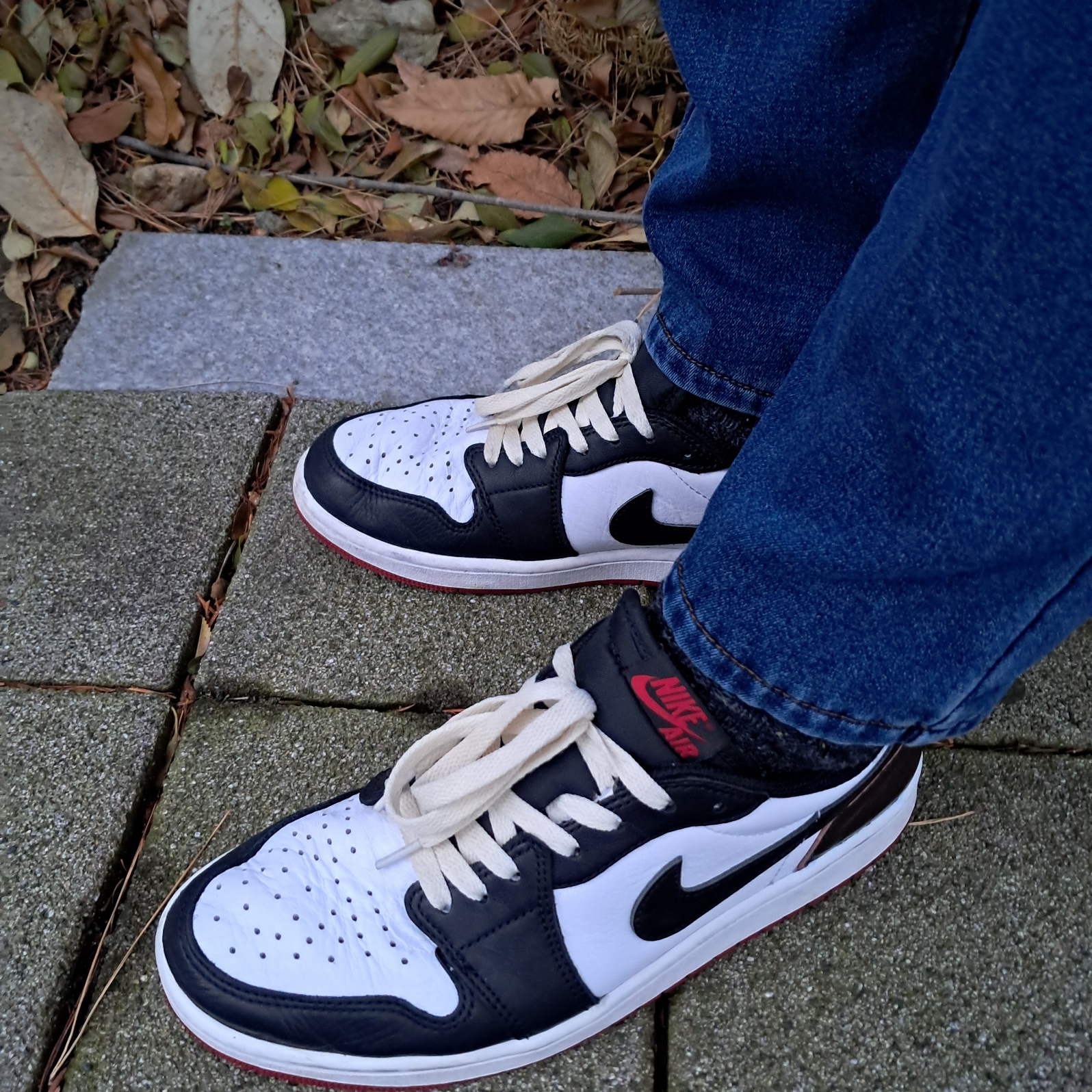 Jordan 1 Retro Low OG Black Toe 착용 스타일 - 2