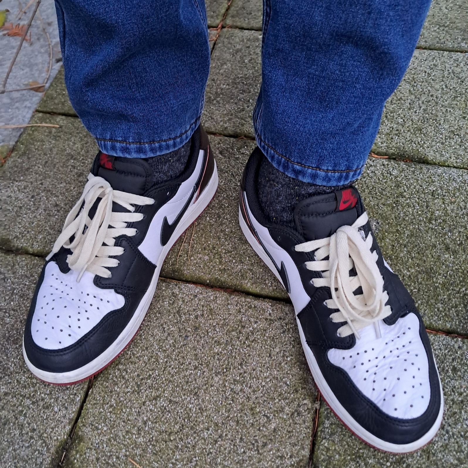 Jordan 1 Retro Low OG Black Toe 착용 스타일 - 1