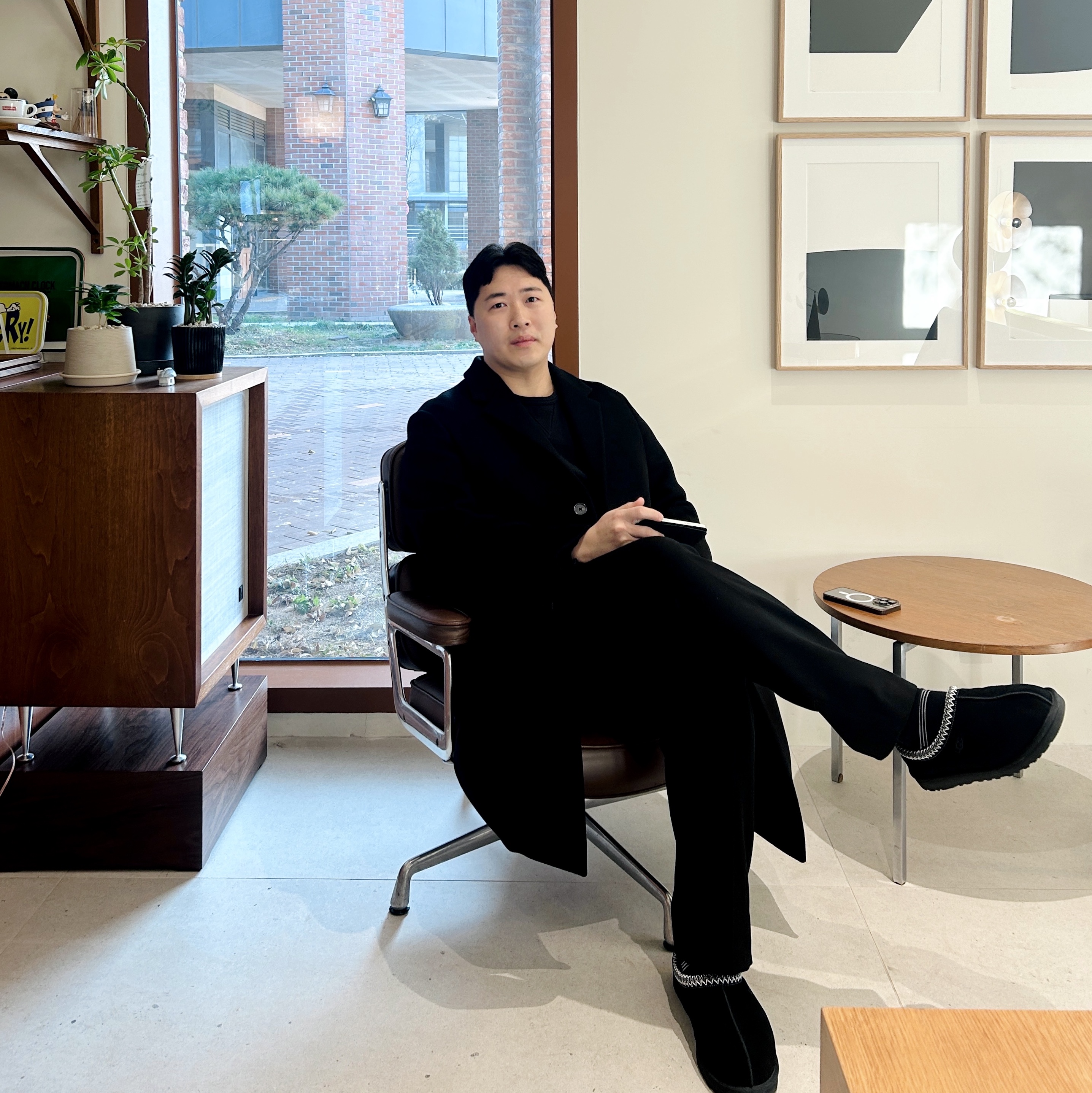 UGG Tasman Black 착용 스타일