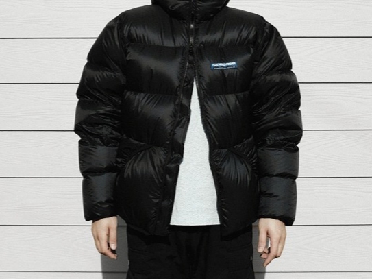 Feathered Friends Helios Down Jacket Black, Nike ACG Therma-Fit ADV Lunar Lake Puffer Jacket Black - Asia 착용 스타일