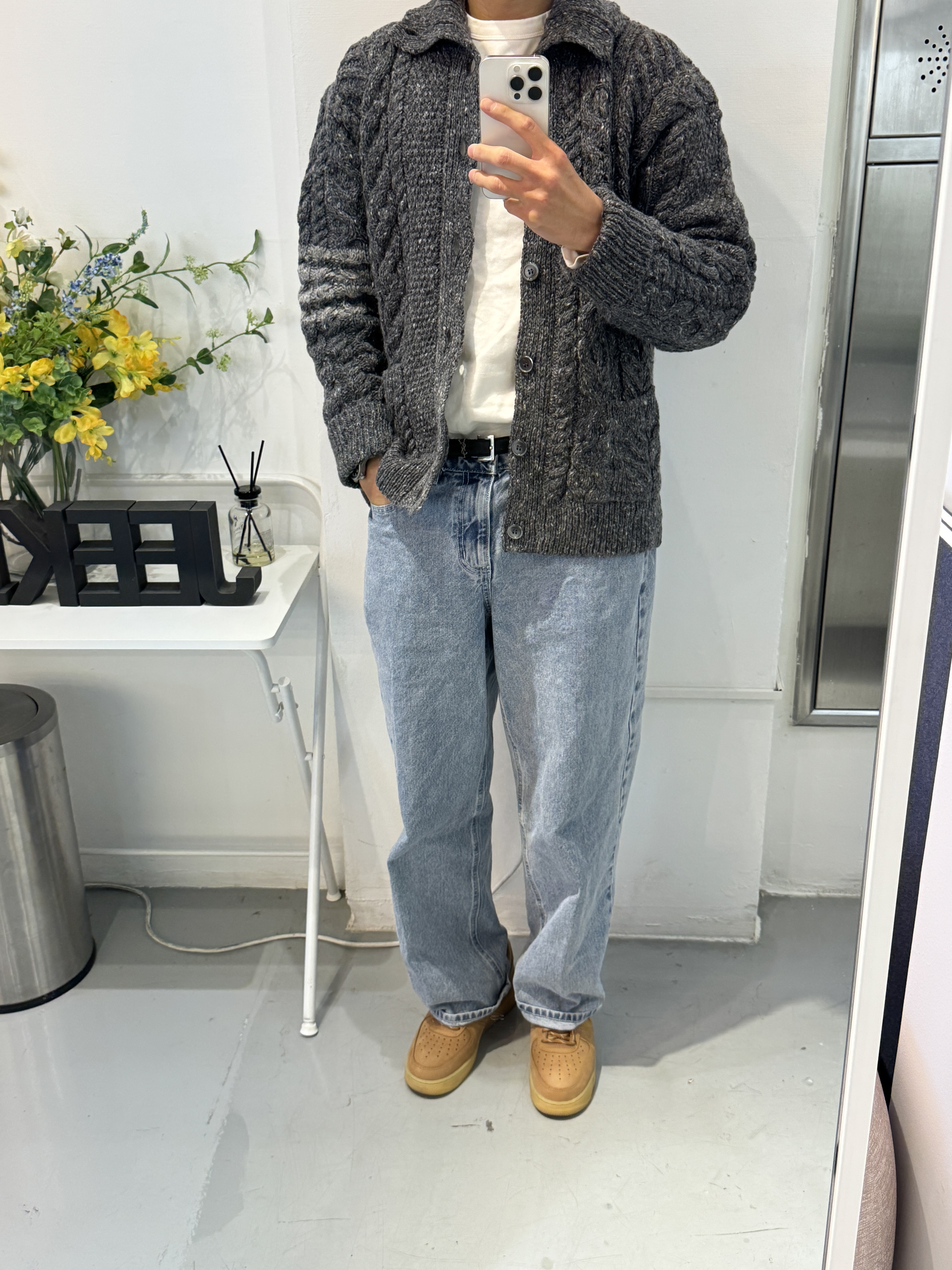 Thom Browne Donegal Mix Cable Stitch 4-Bar Mock Neck Cardigan Medium Grey, Saint Laurent Grained Leather Silver Monogram Slim Belt Black 착용 스타일