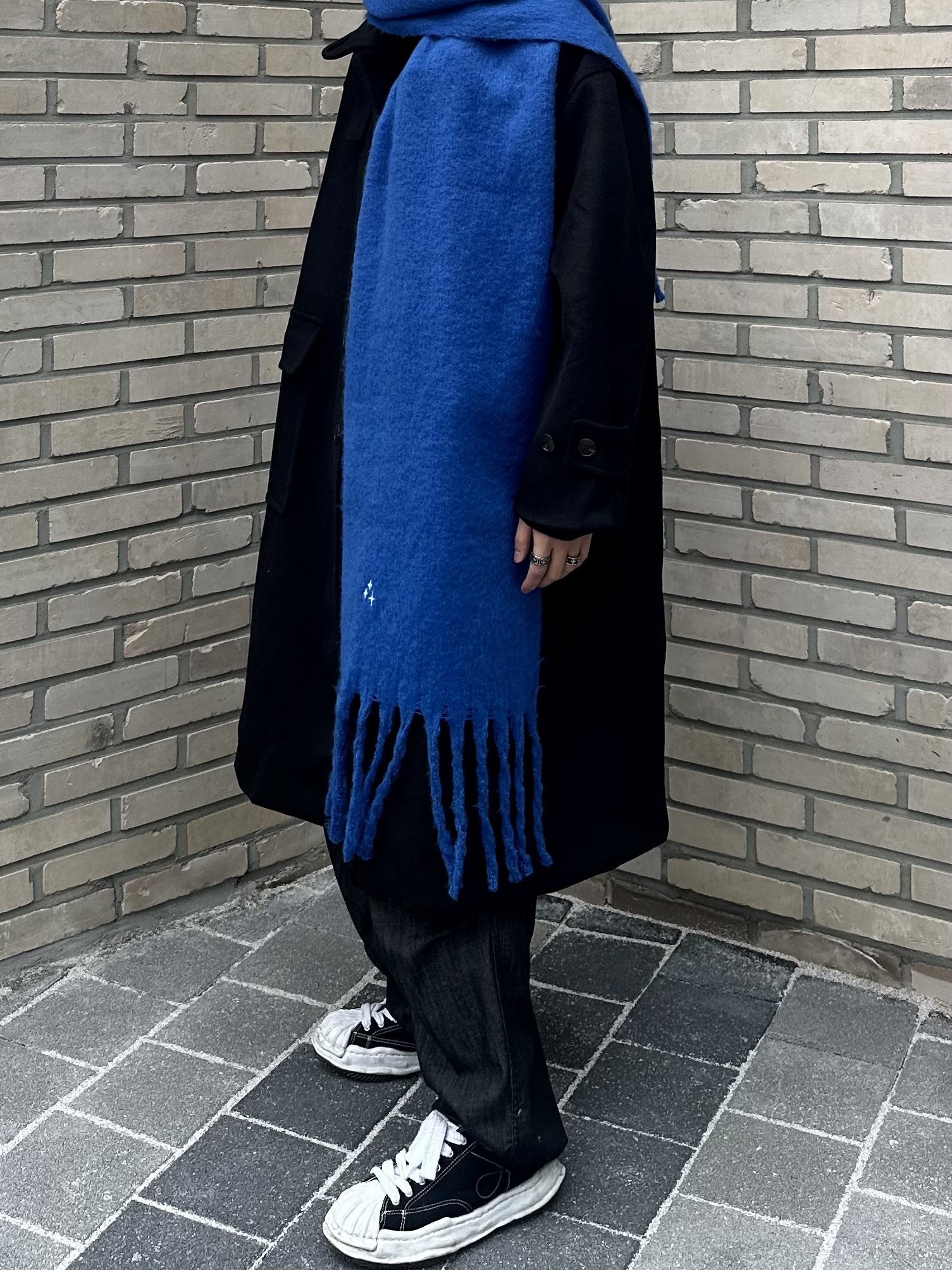 Maison Mihara Yasuhiro Peterson OG Sole Canvas Low Sneakers Black 착용 스타일 - 3