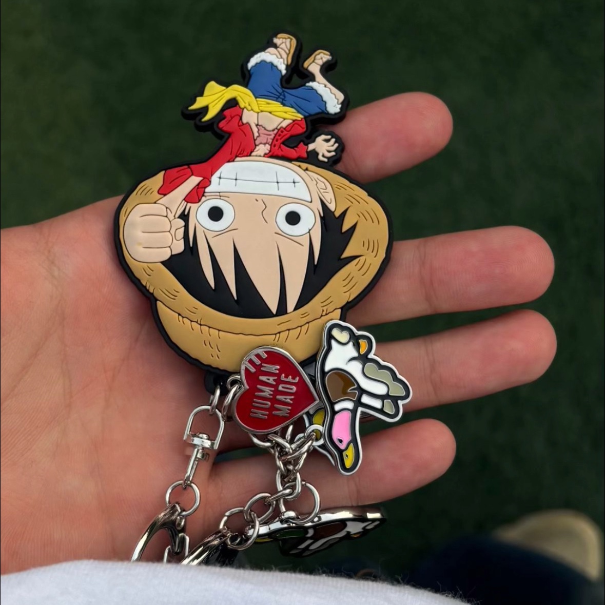 Human Made Flying Duck Keyring Silver 착용 스타일